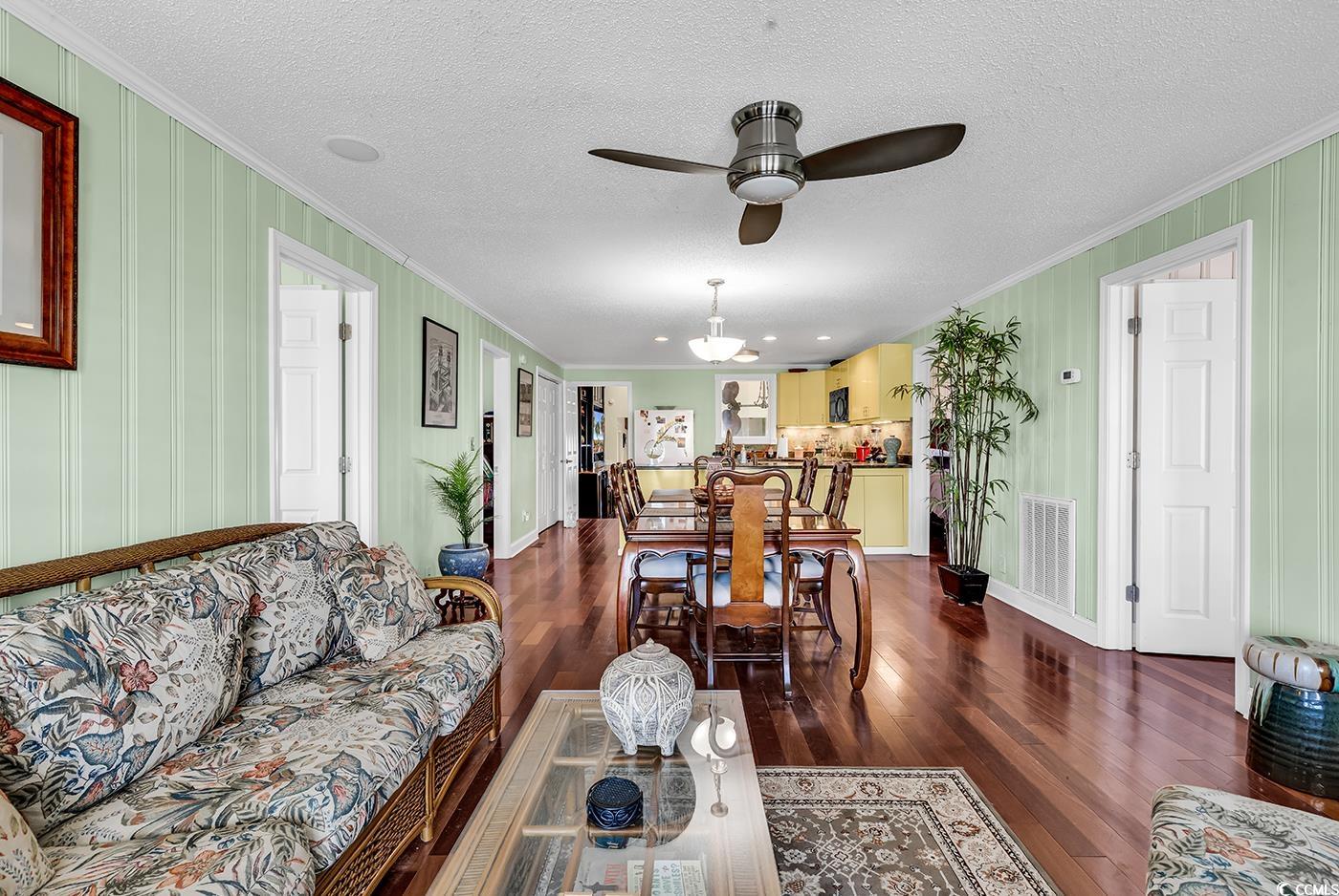 638 S Waccamaw Dr.