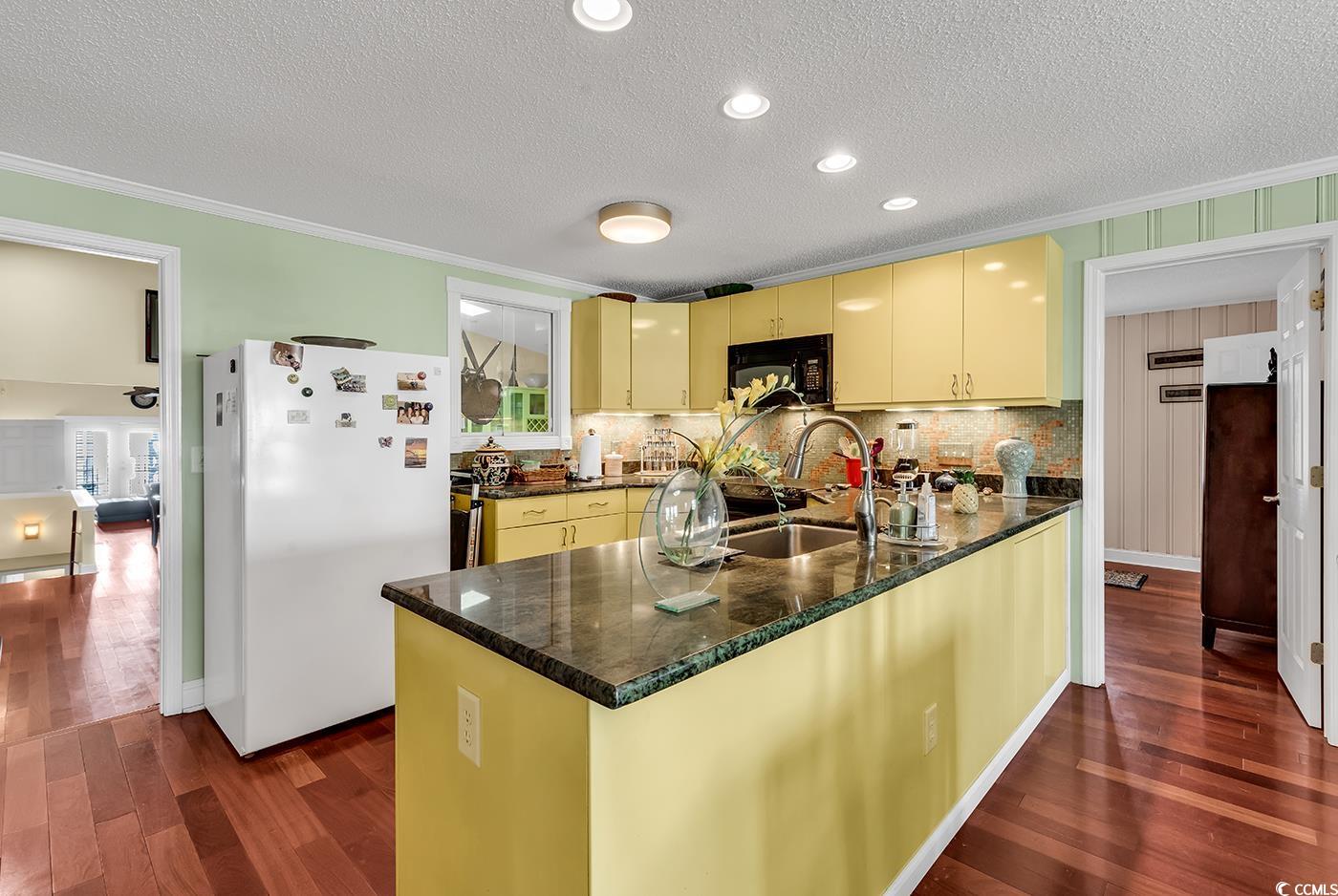 638 S Waccamaw Dr.