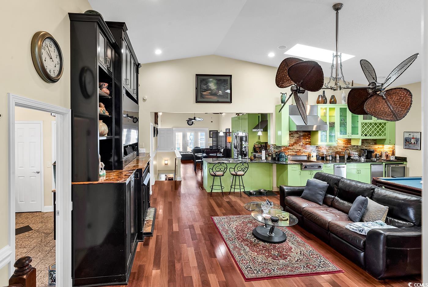 638 S Waccamaw Dr.