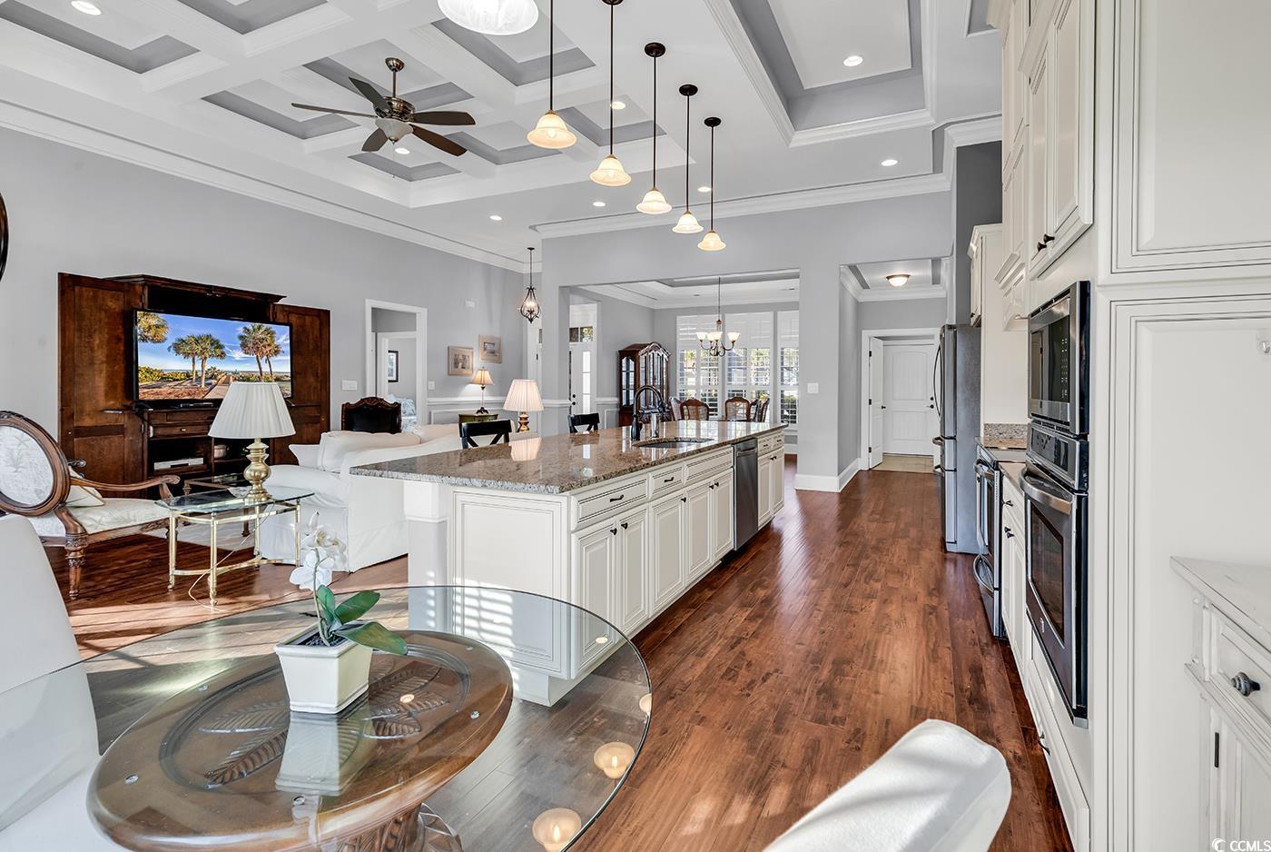 2840 McLeod Ln.