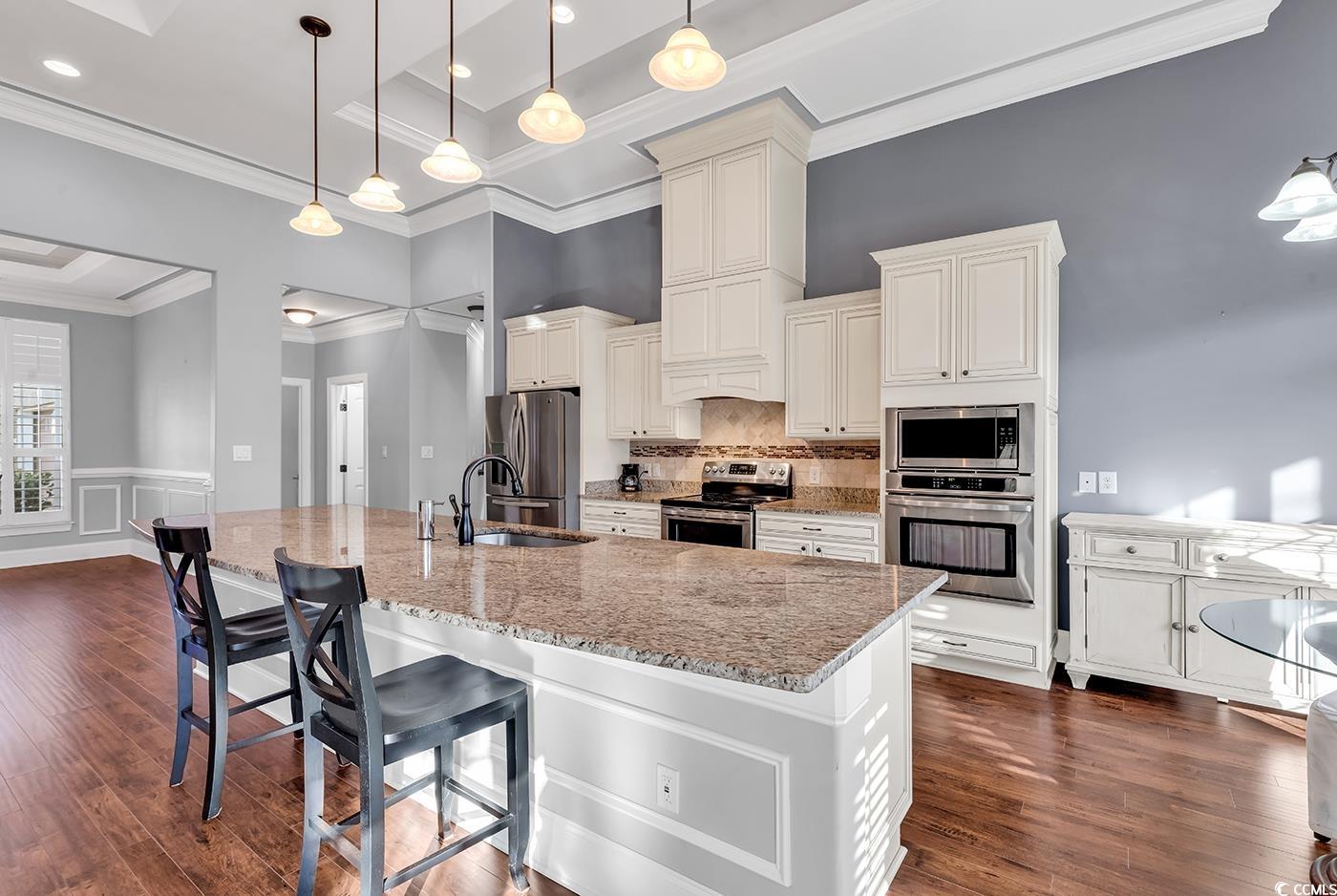 2840 McLeod Ln.