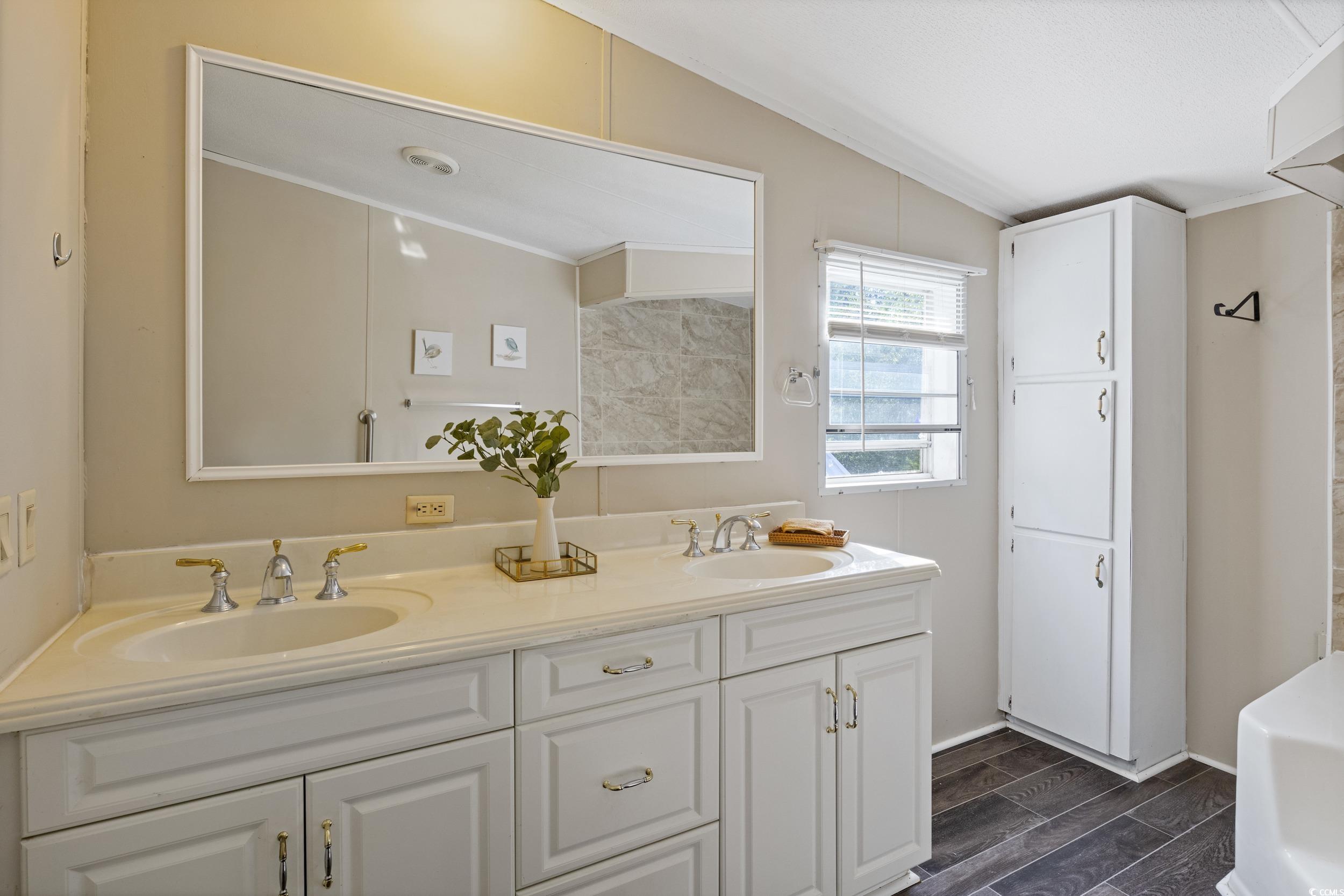 8404 Bloomwood Dr.