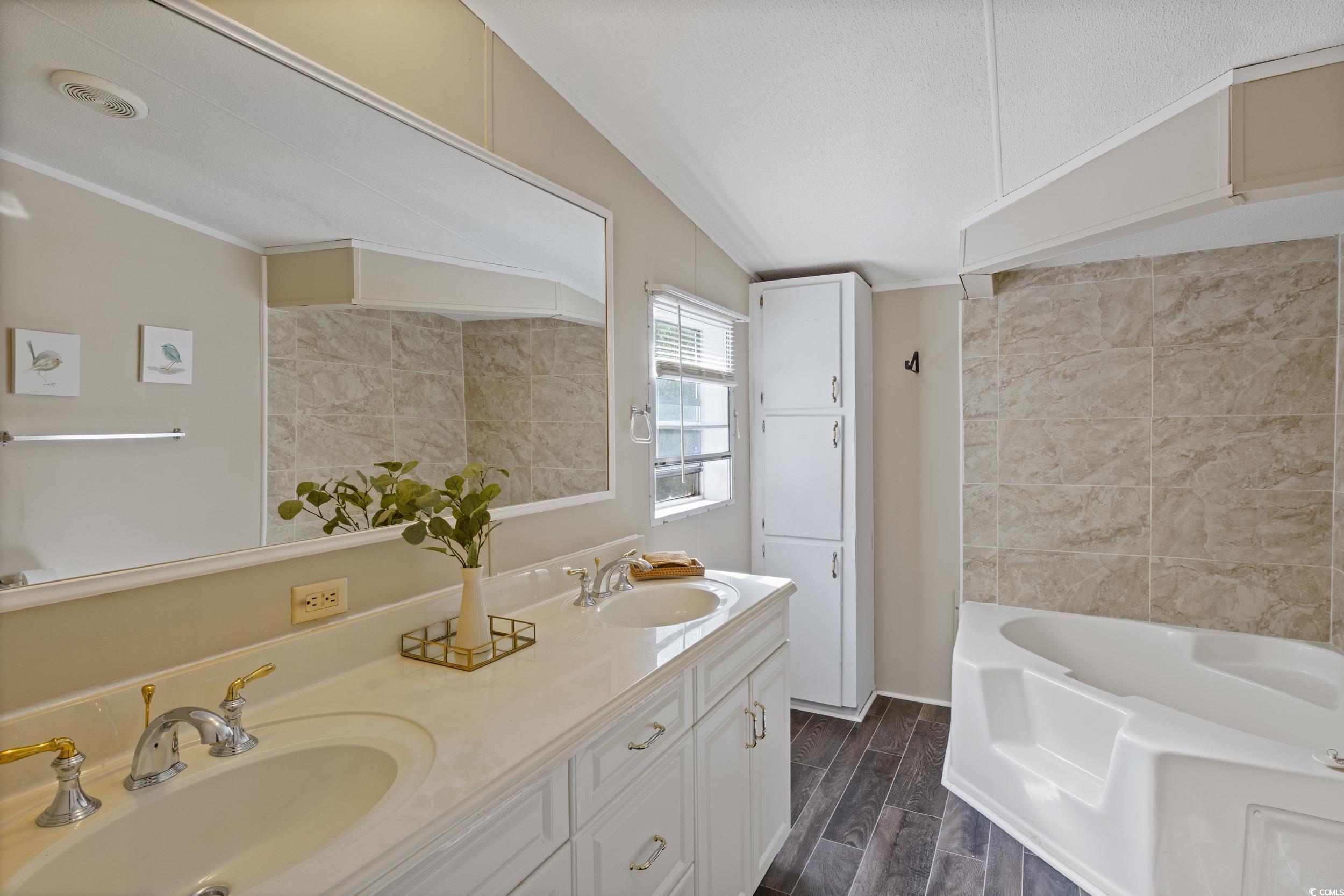 8404 Bloomwood Dr.