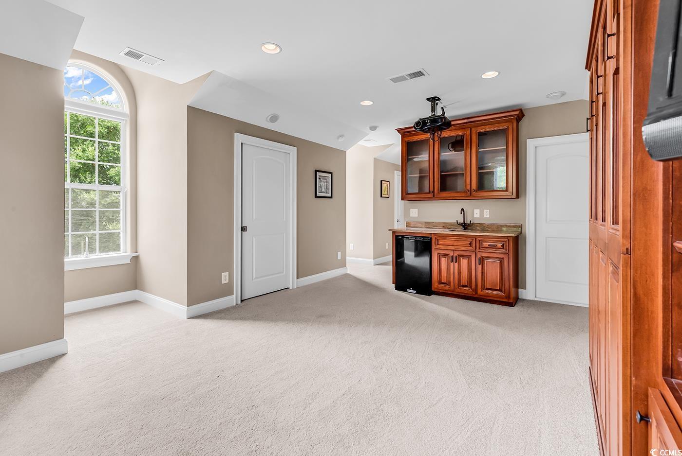 7029 Byrnes Ln.