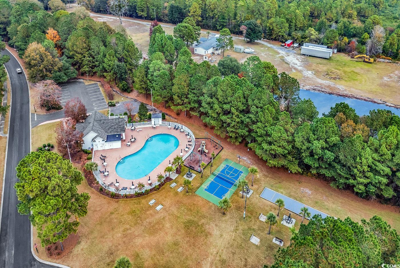 517 Hillsborough Dr.