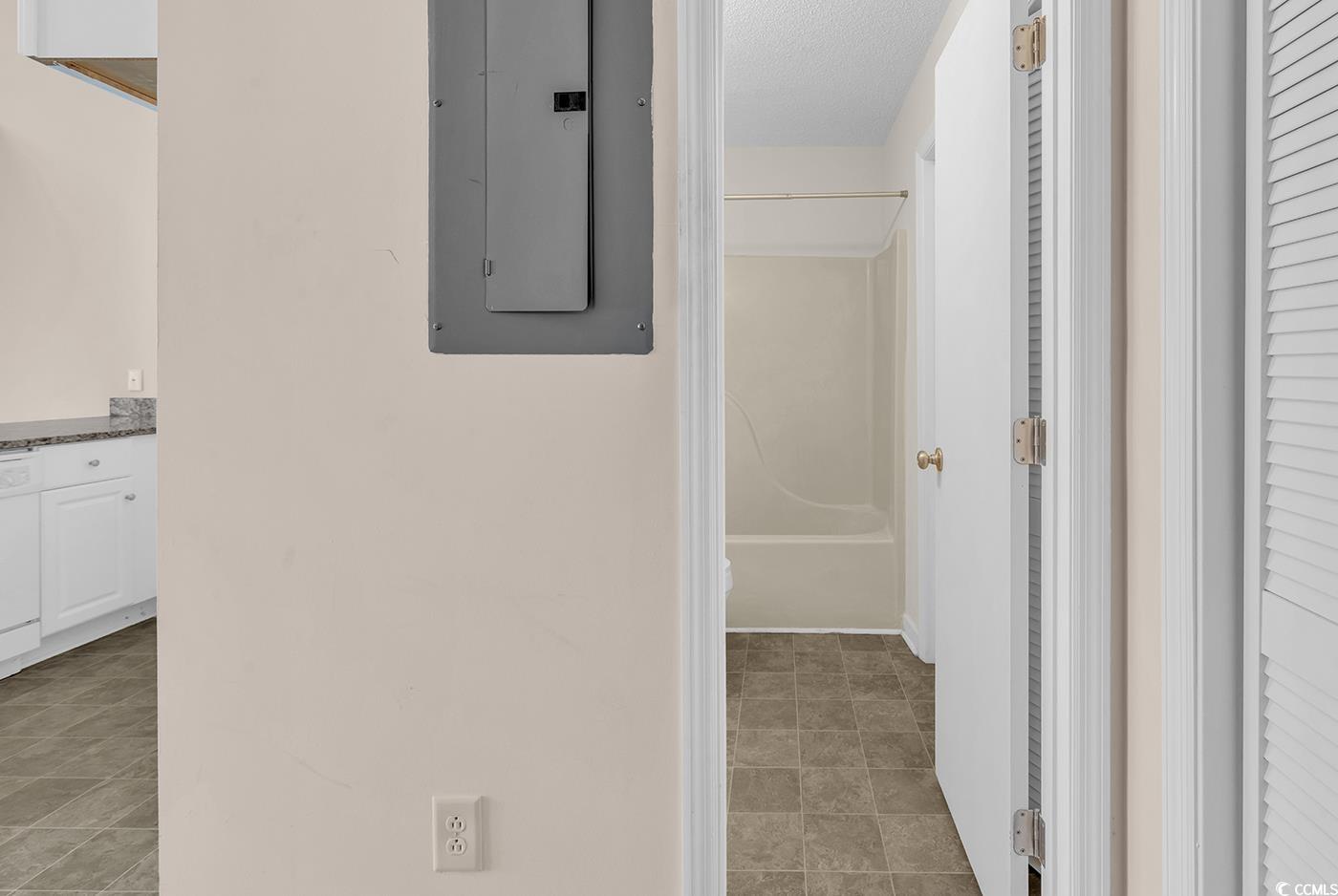 510 Fairwood Lakes Dr. Unit: 21-P