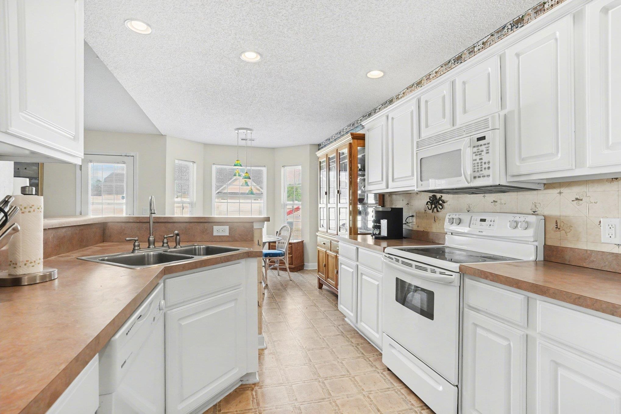 504 Whitebark St.