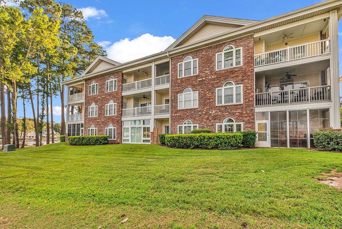 705 Riverwalk Dr. Unit: 102