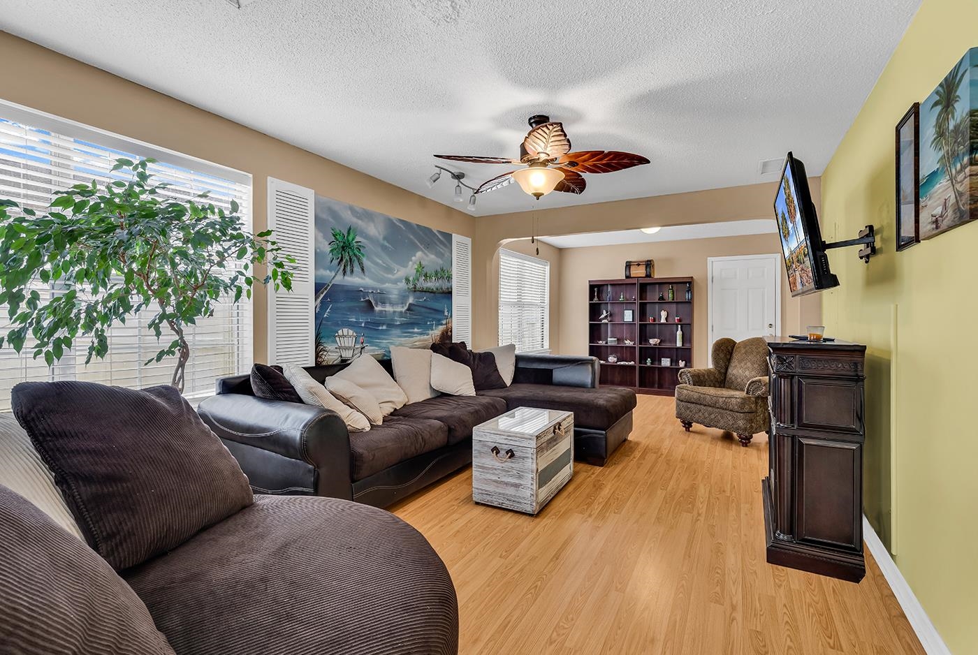 9514 Leeds Circle