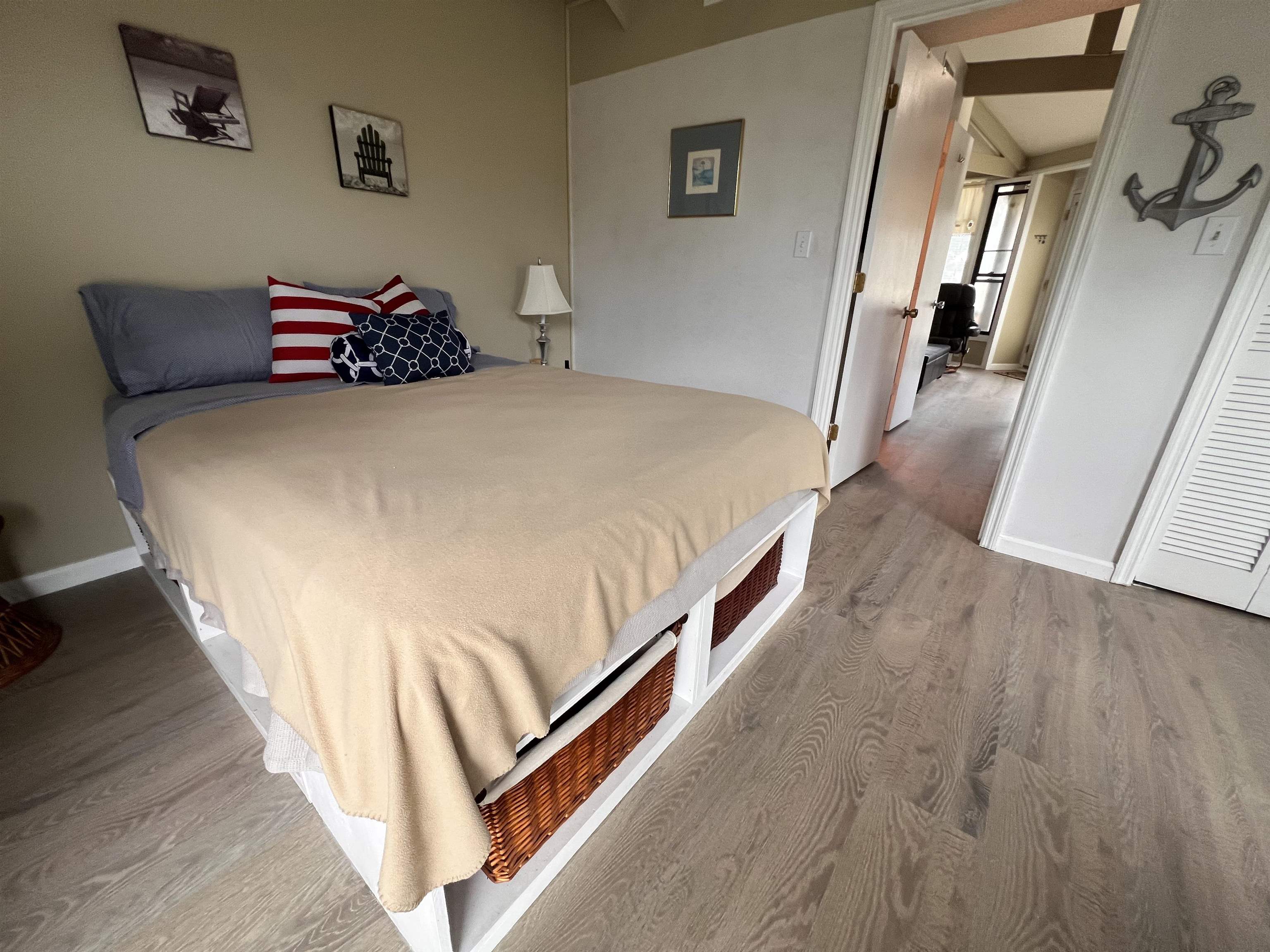 402 Tree Top Ct. Unit: B