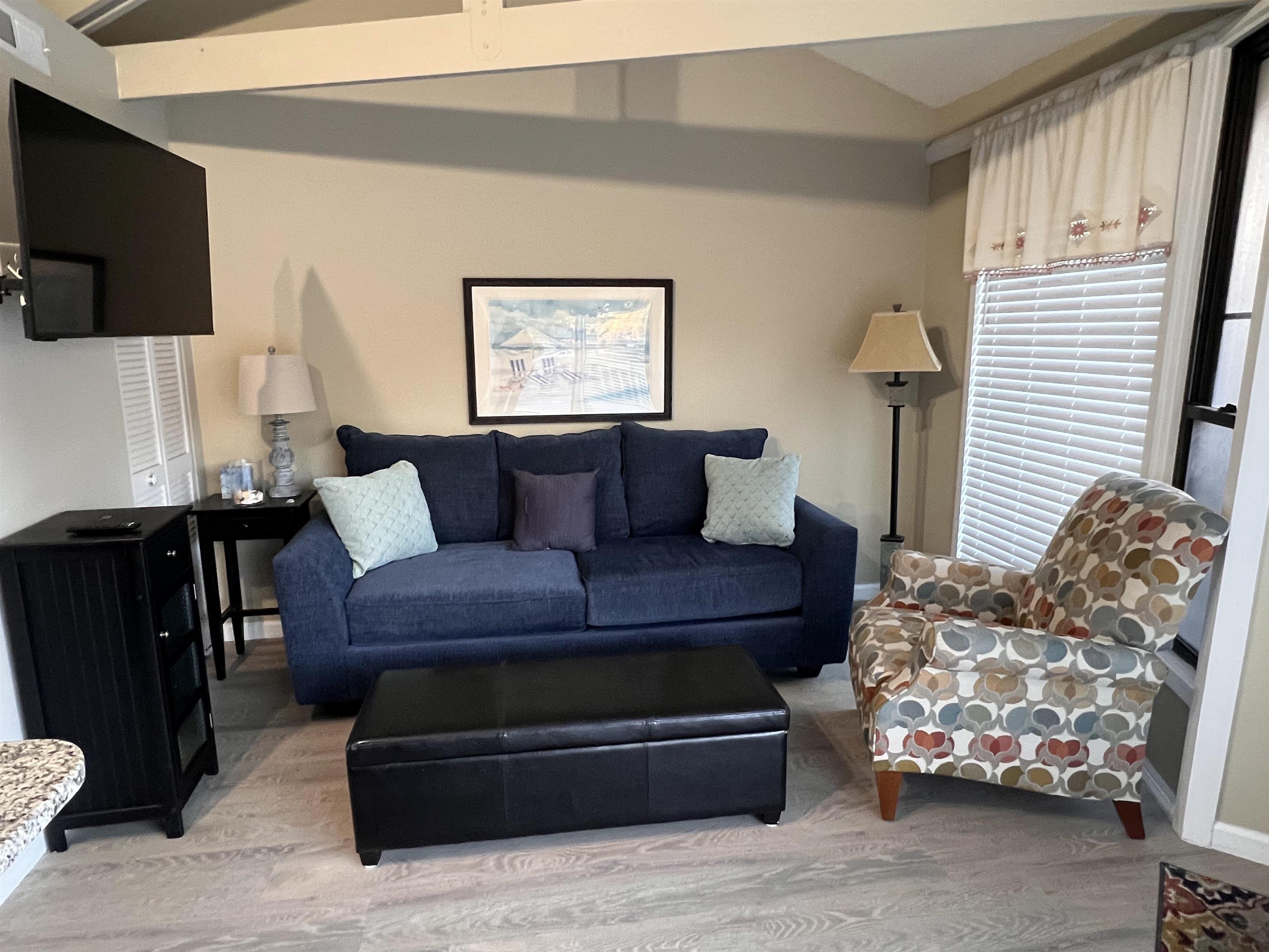 402 Tree Top Ct. Unit: B