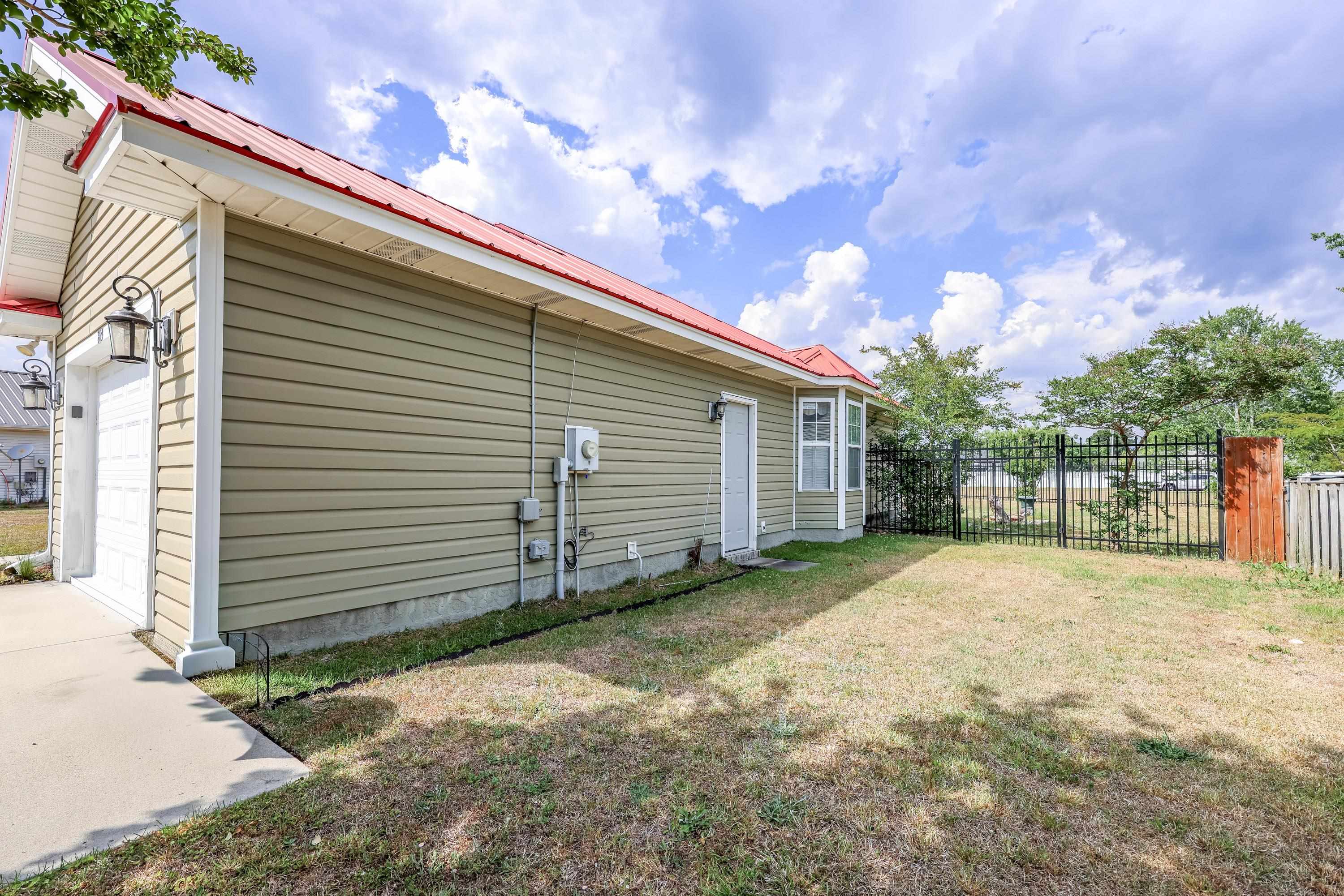 893 Castlewood Dr.