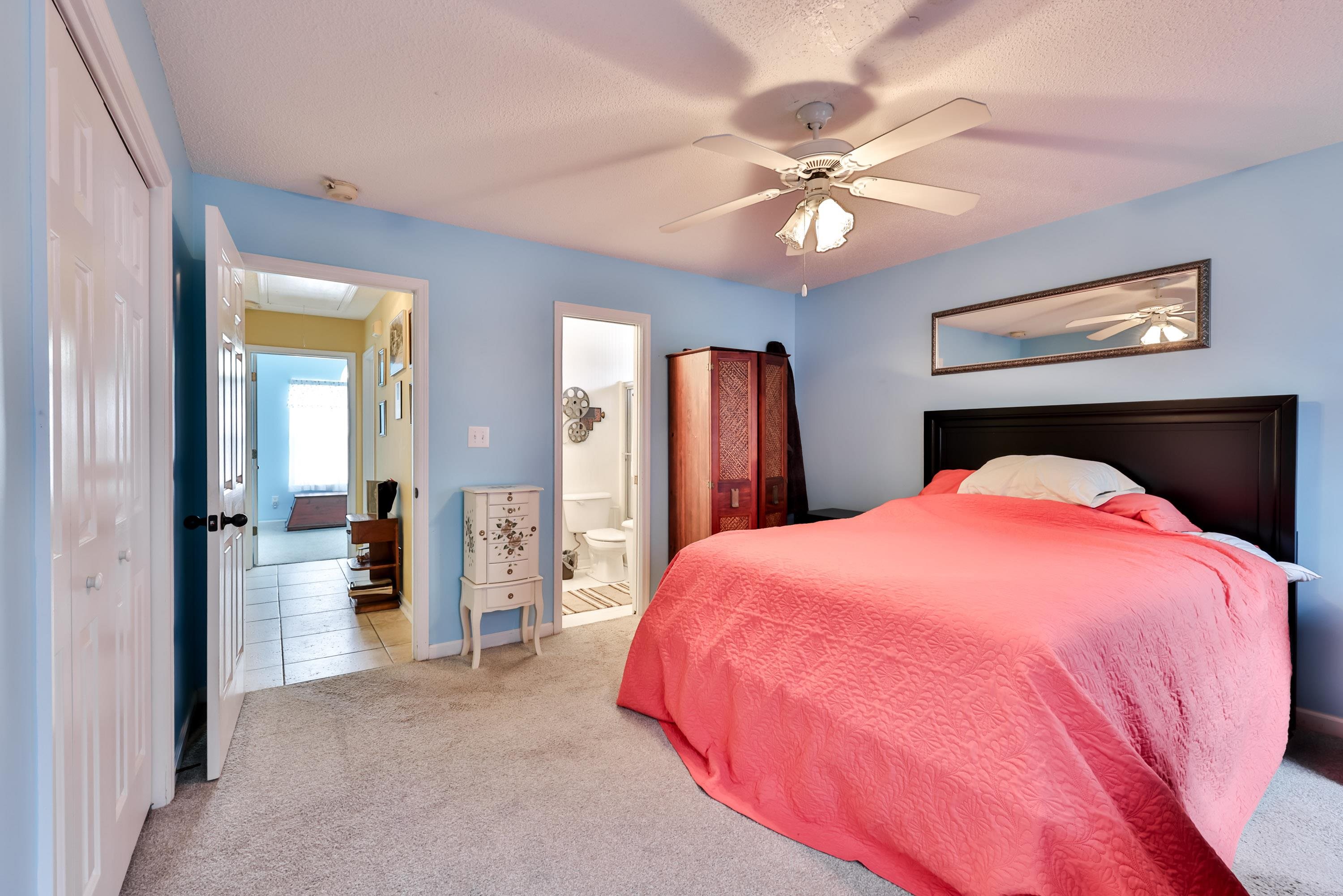 893 Castlewood Dr.