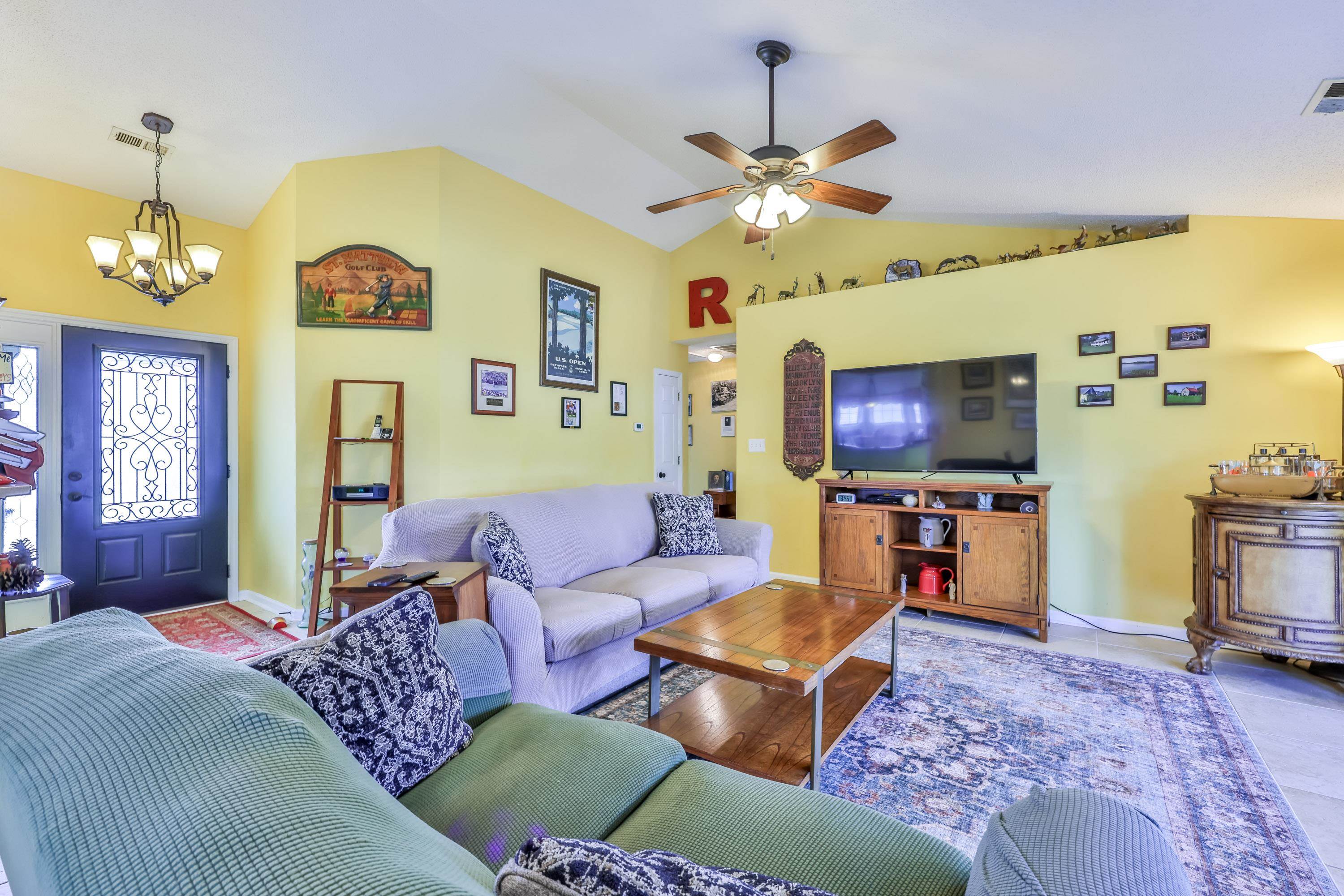 893 Castlewood Dr.