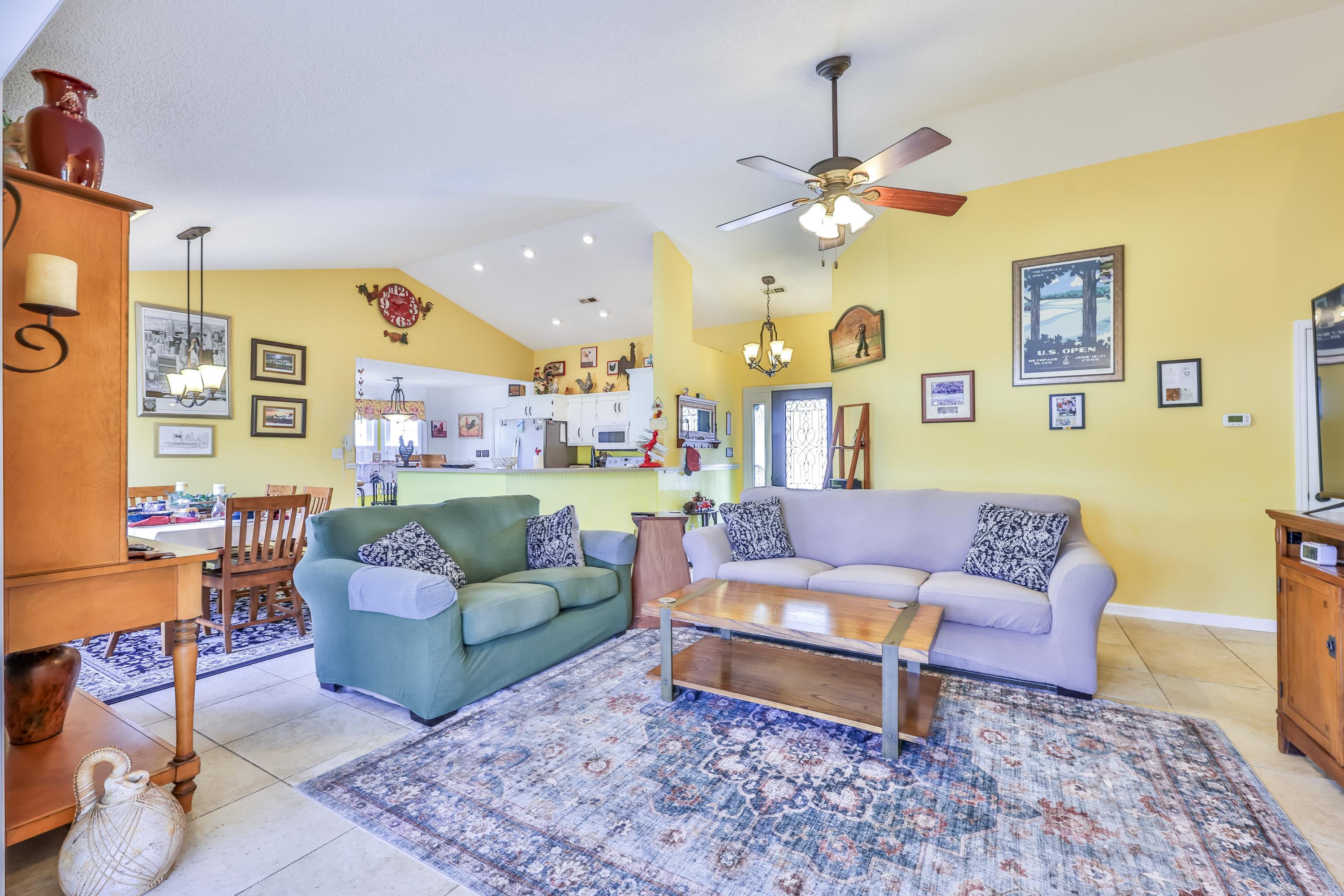 893 Castlewood Dr.