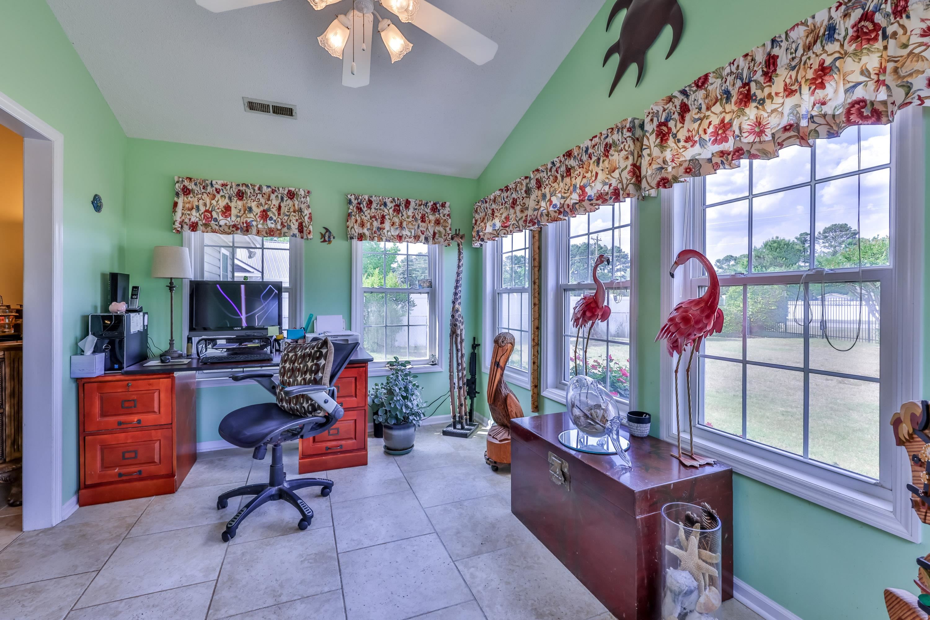 893 Castlewood Dr.