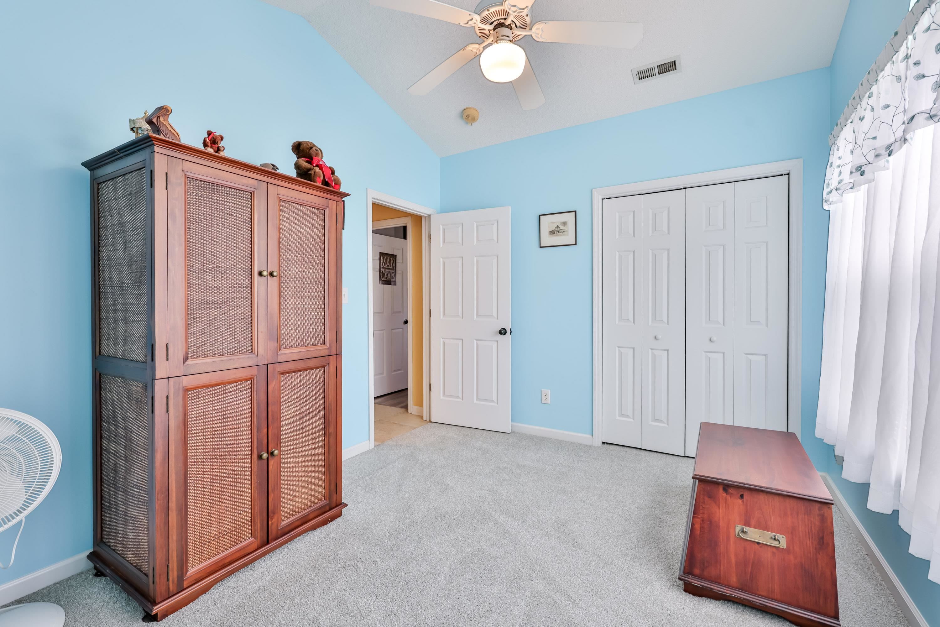 893 Castlewood Dr.