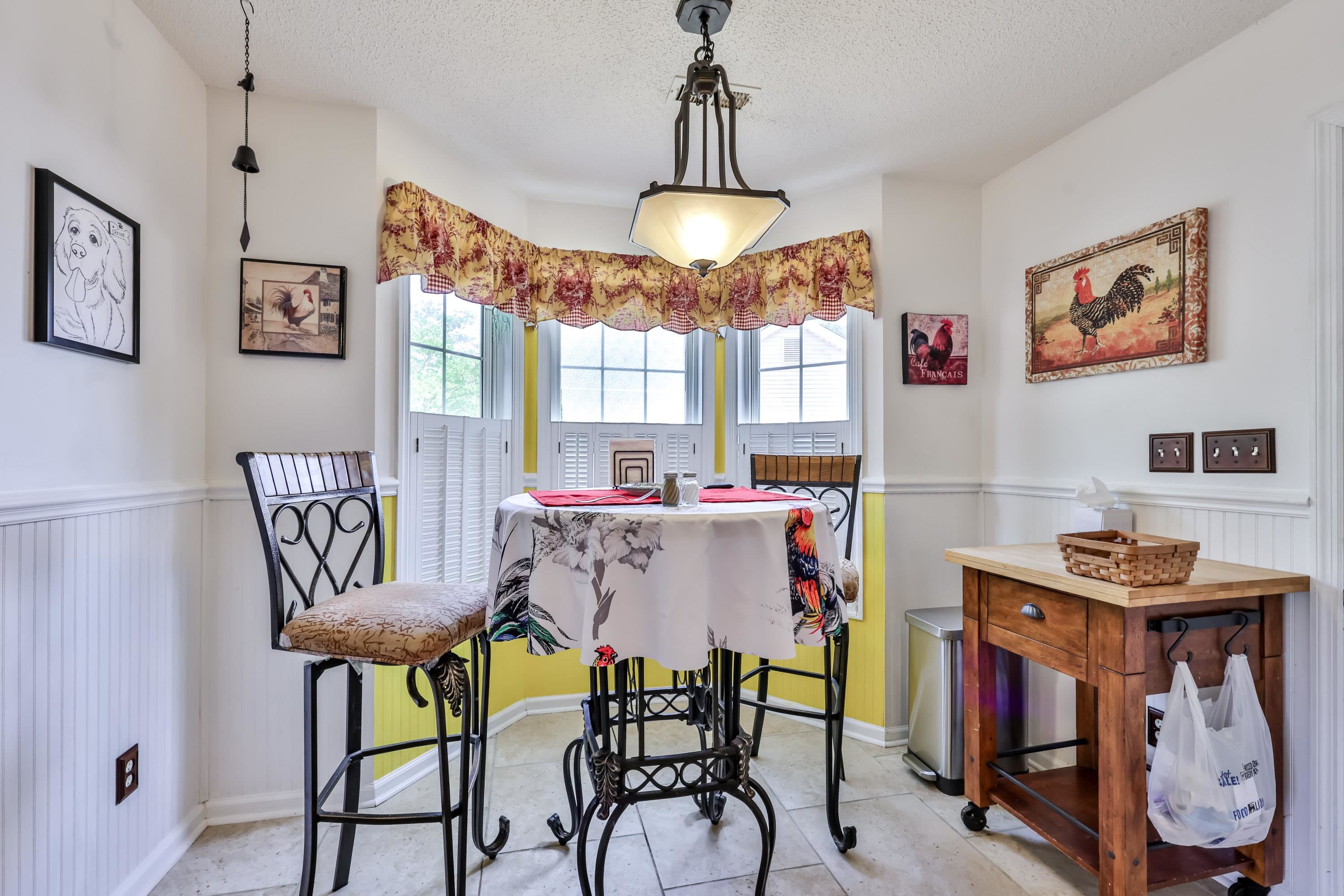 893 Castlewood Dr.