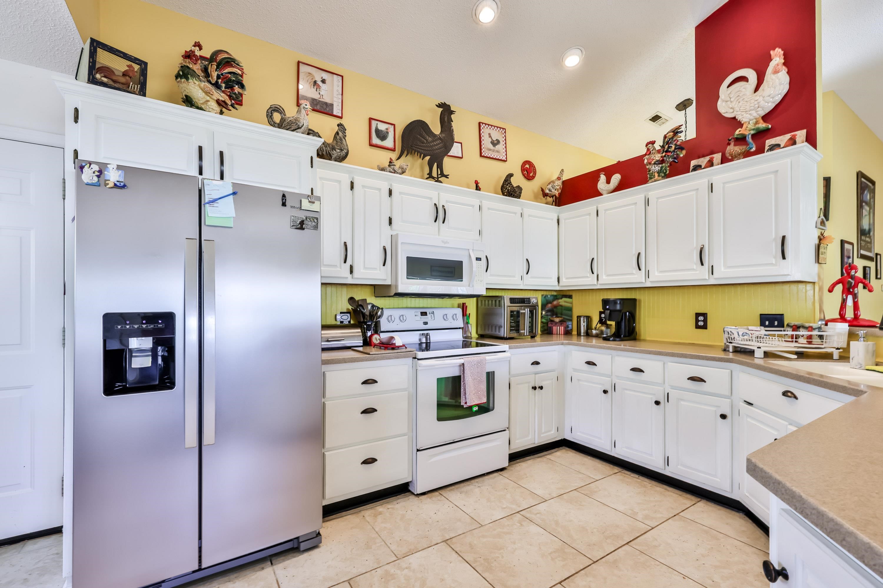 893 Castlewood Dr.