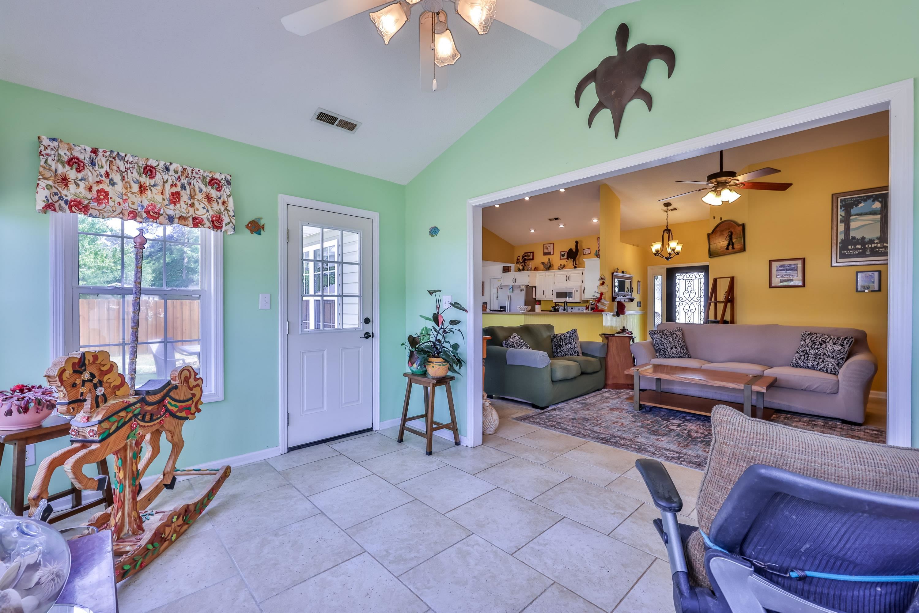 893 Castlewood Dr.