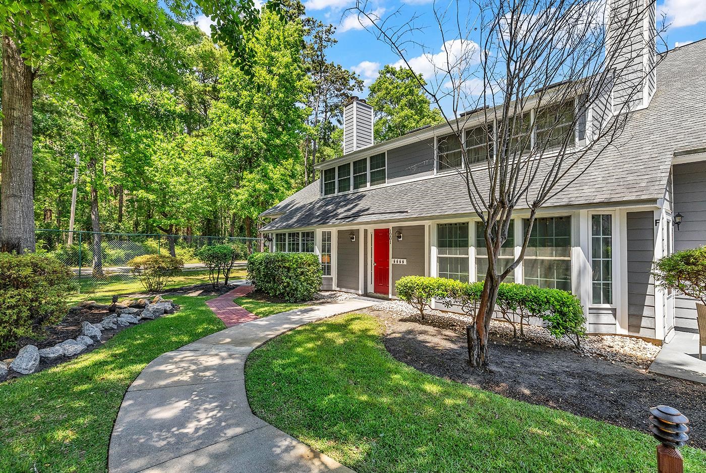 1201 Tiffany Ln. Unit: G