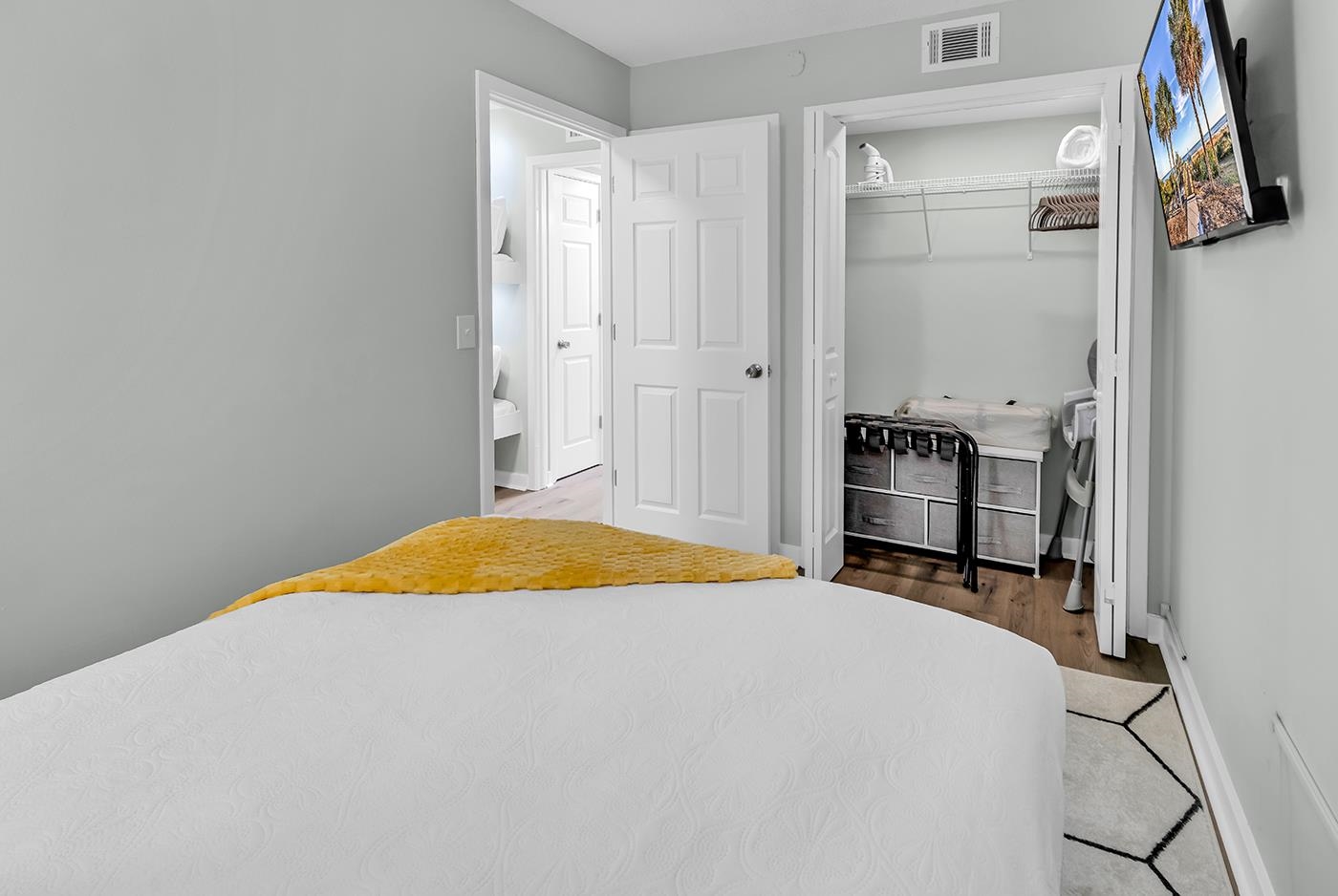 5905 South Kings Hwy. Unit: 235