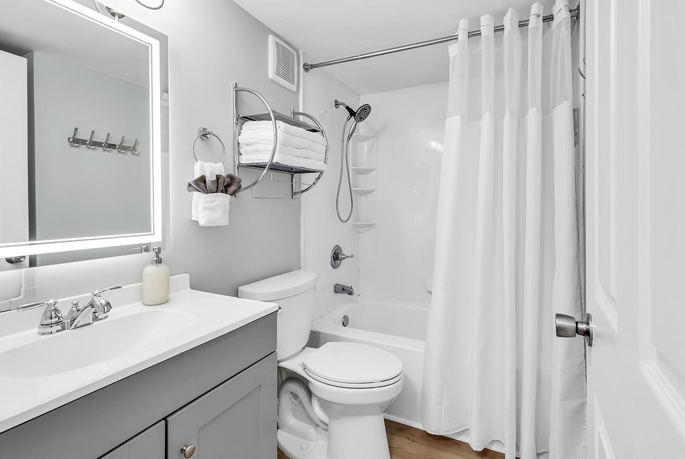 5905 South Kings Hwy. Unit: 235