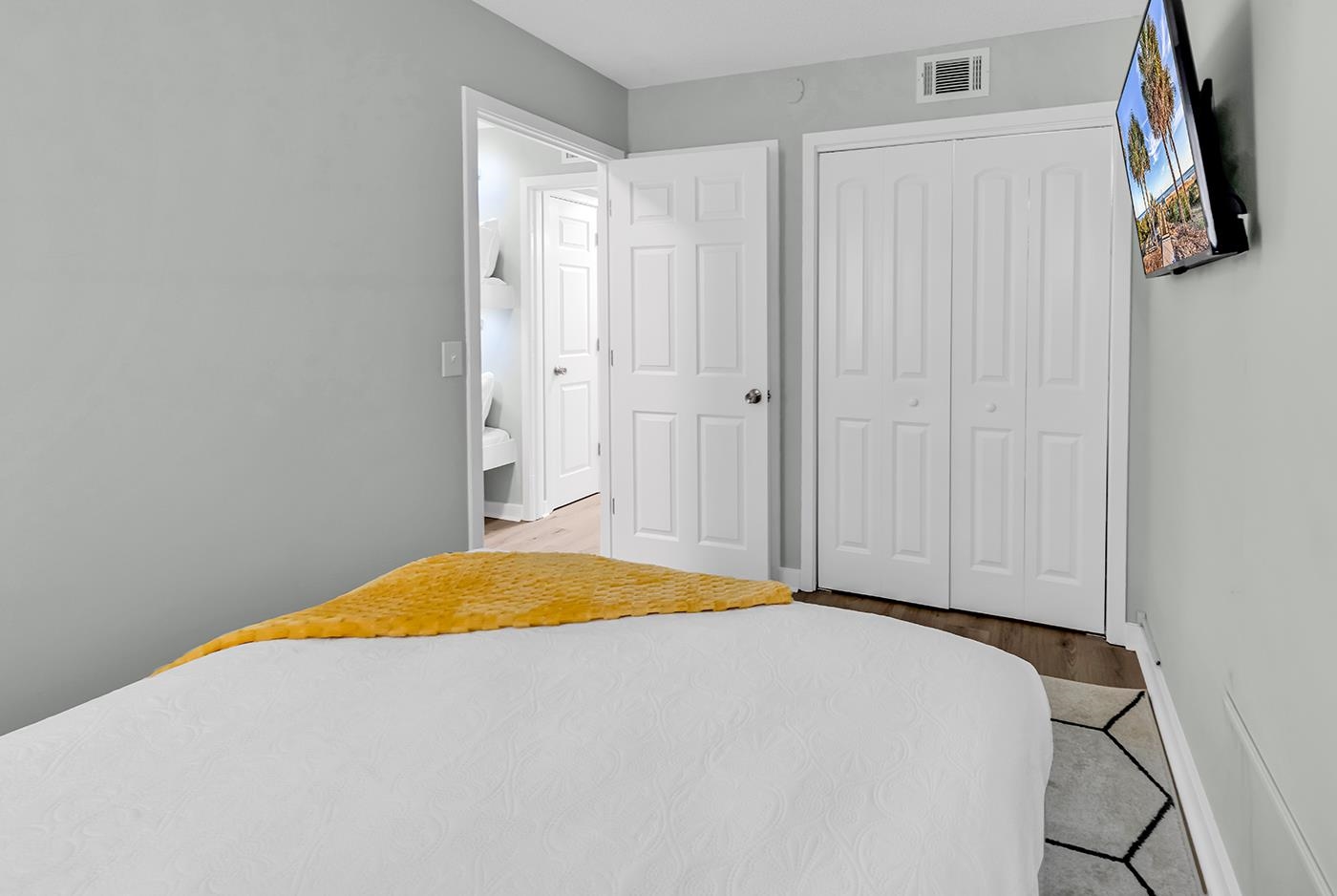 5905 South Kings Hwy. Unit: 235