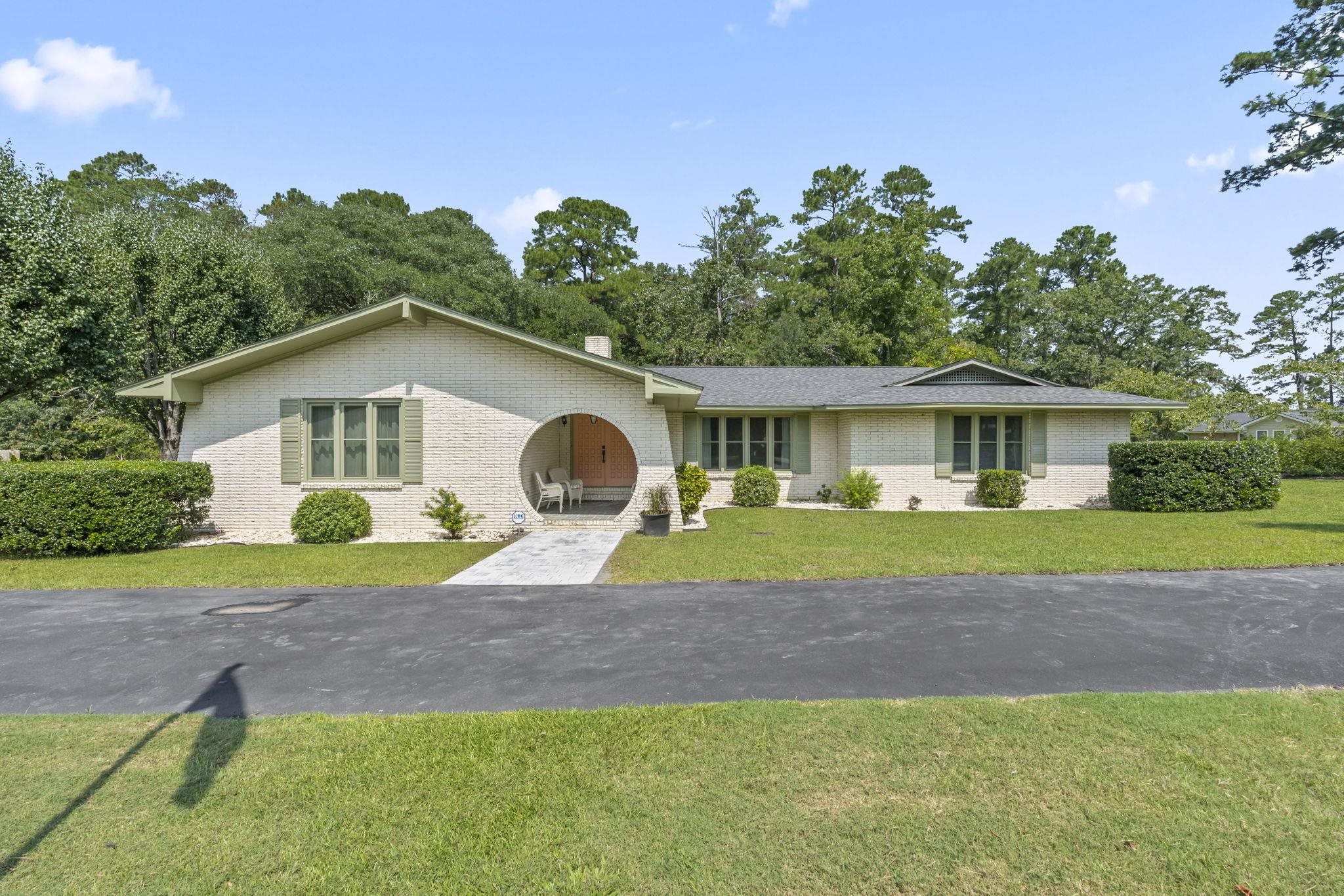 207 Glass Hill Dr.