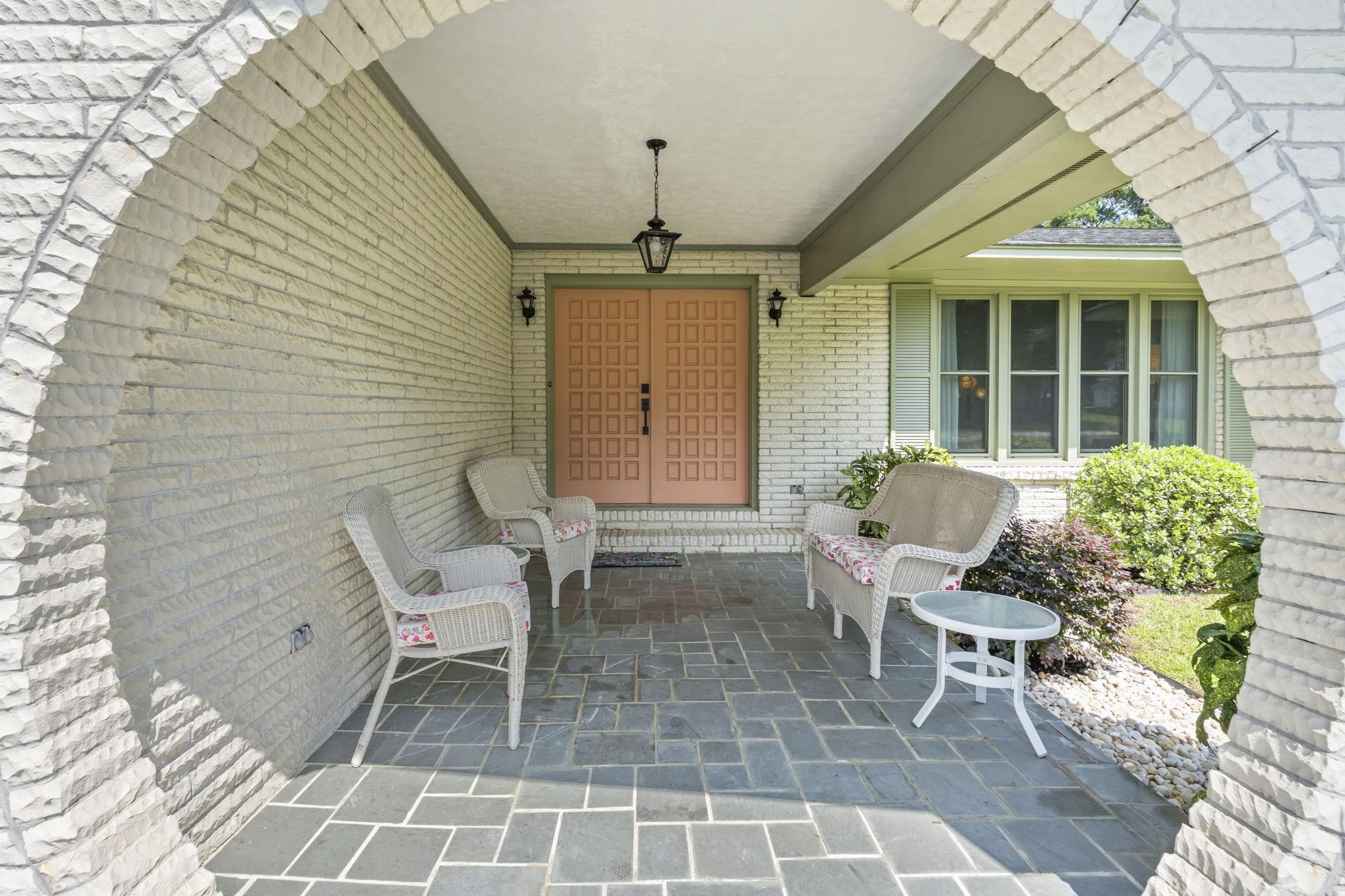 207 Glass Hill Dr.