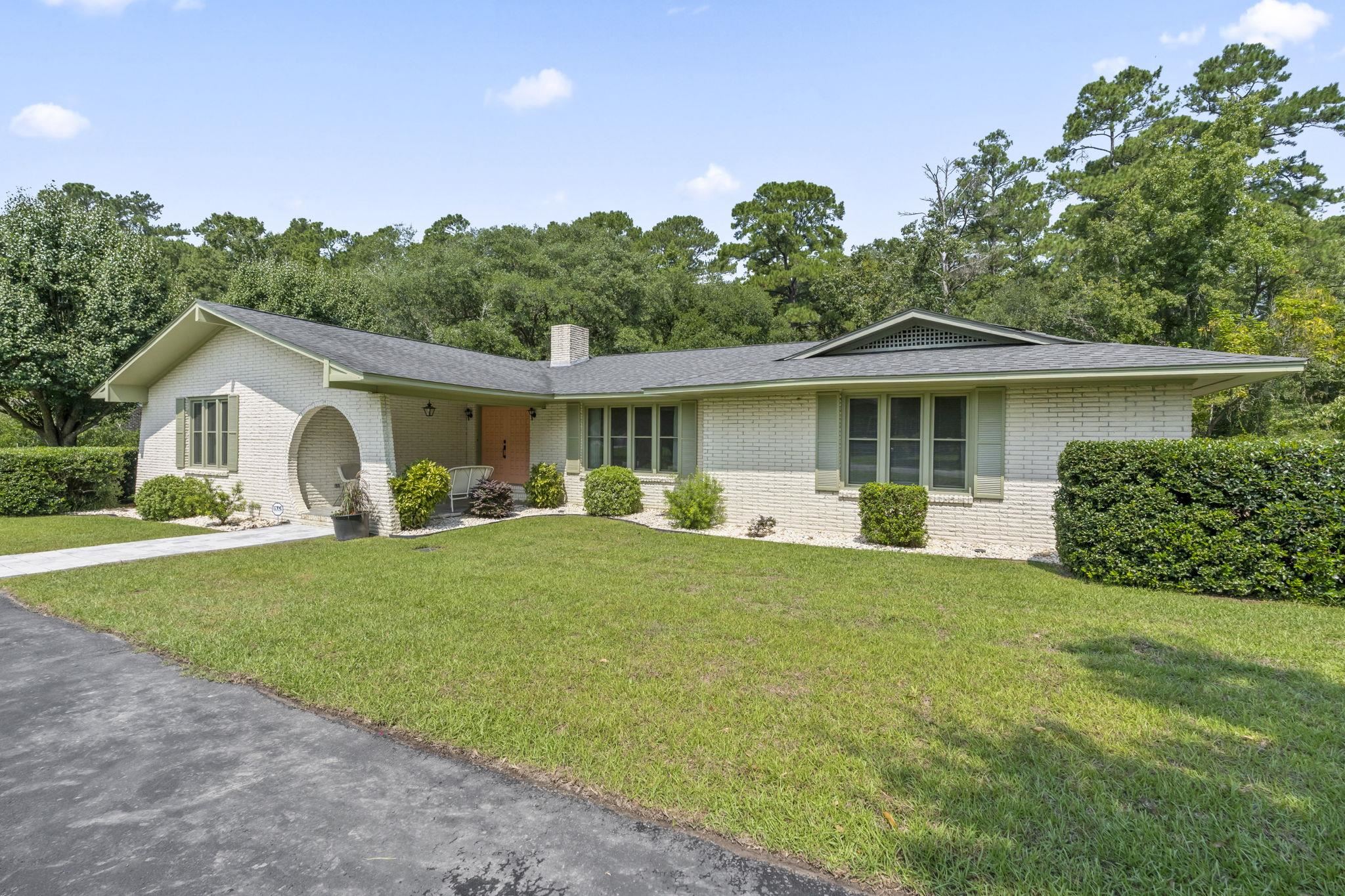 207 Glass Hill Dr.