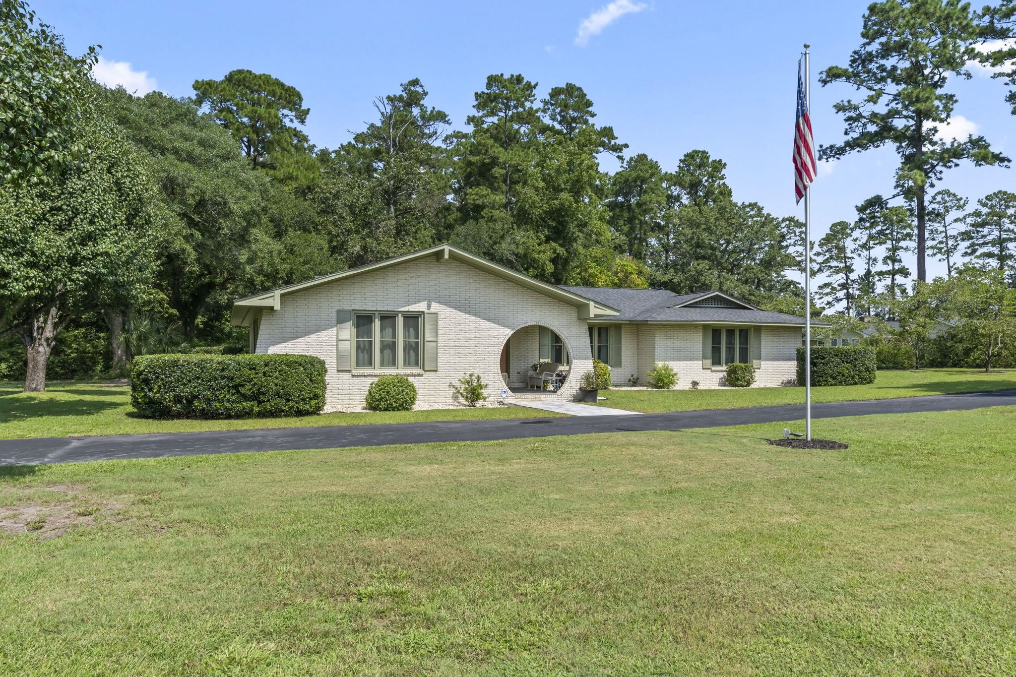 207 Glass Hill Dr.