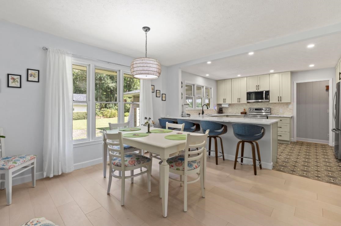 207 Glass Hill Dr.