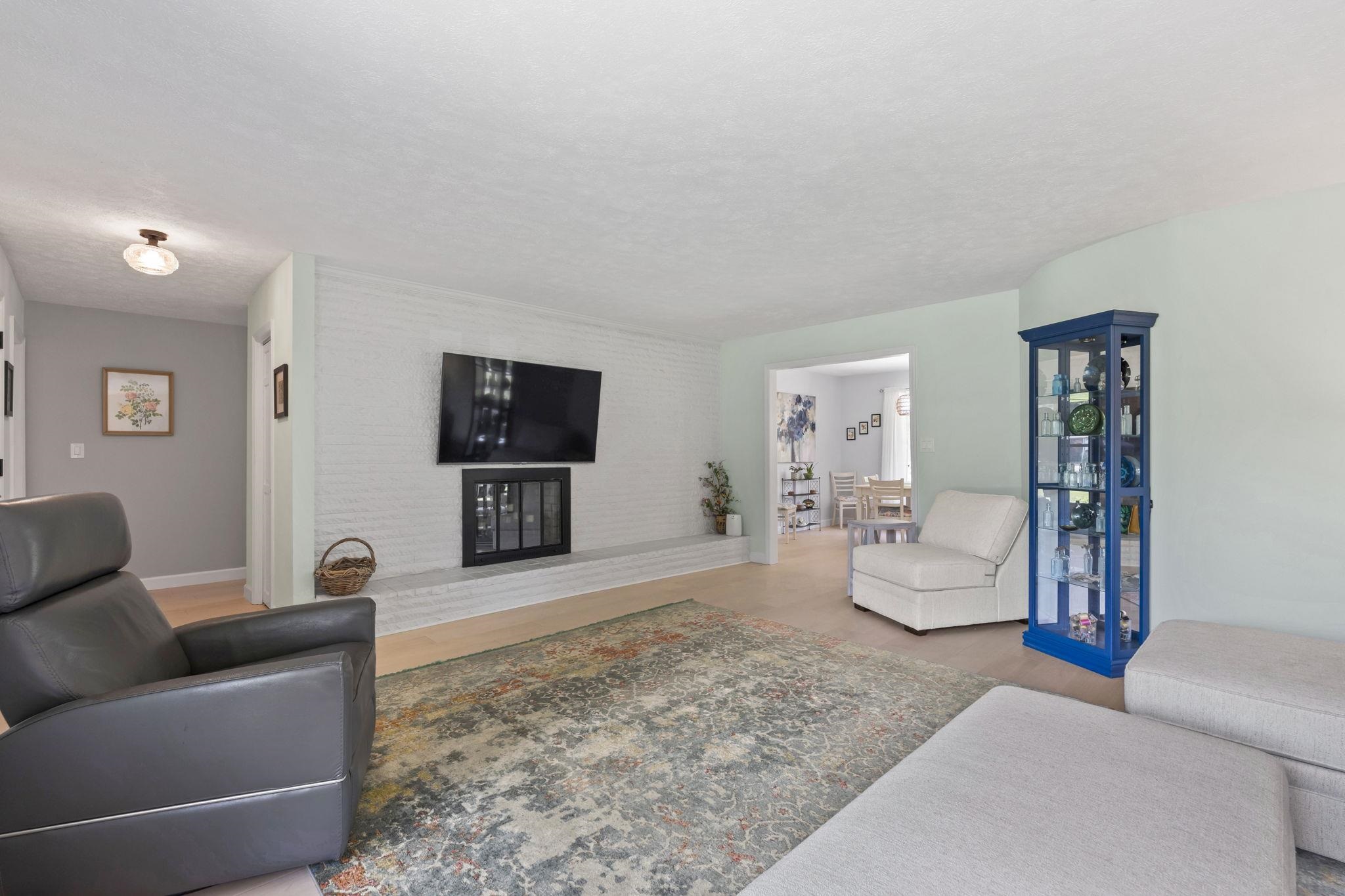 207 Glass Hill Dr.