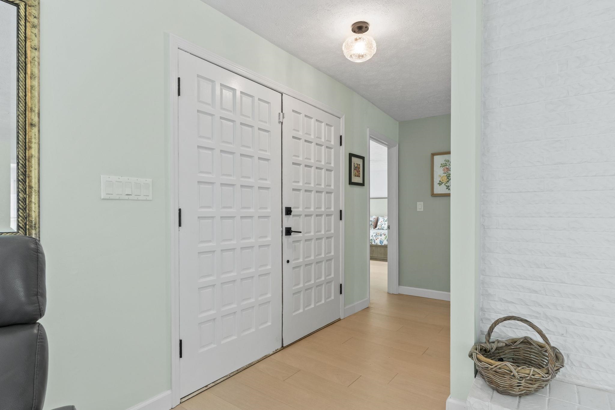 207 Glass Hill Dr.