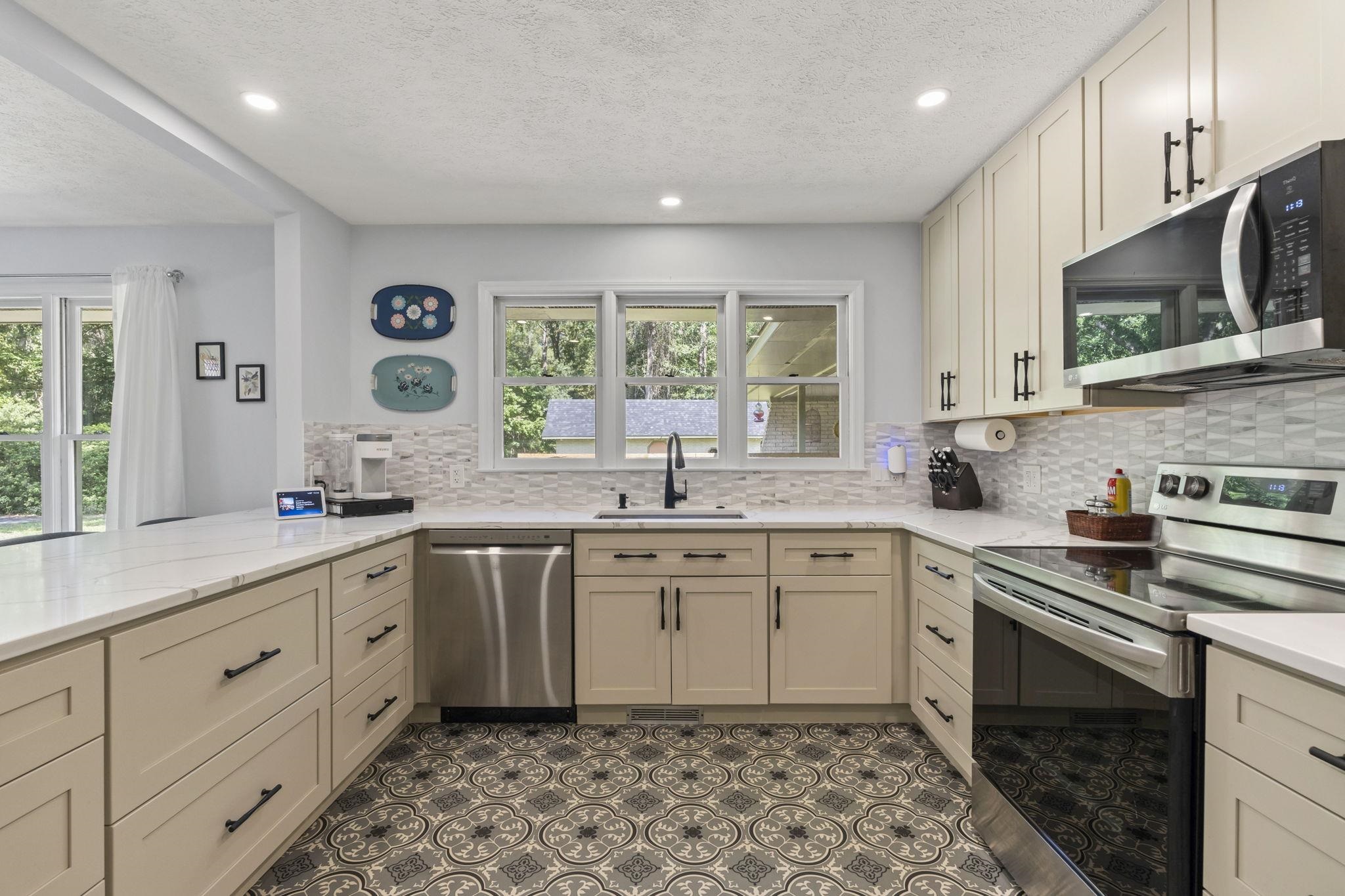 207 Glass Hill Dr.