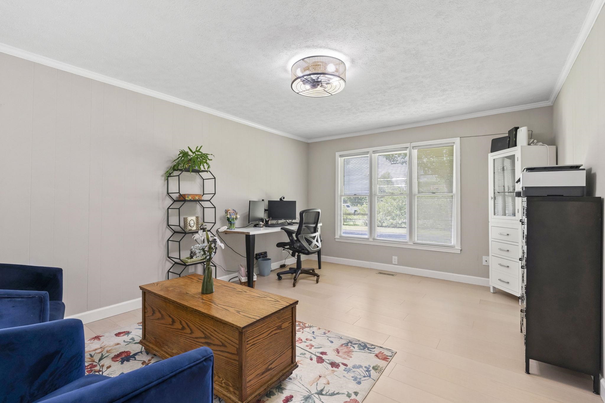 207 Glass Hill Dr.