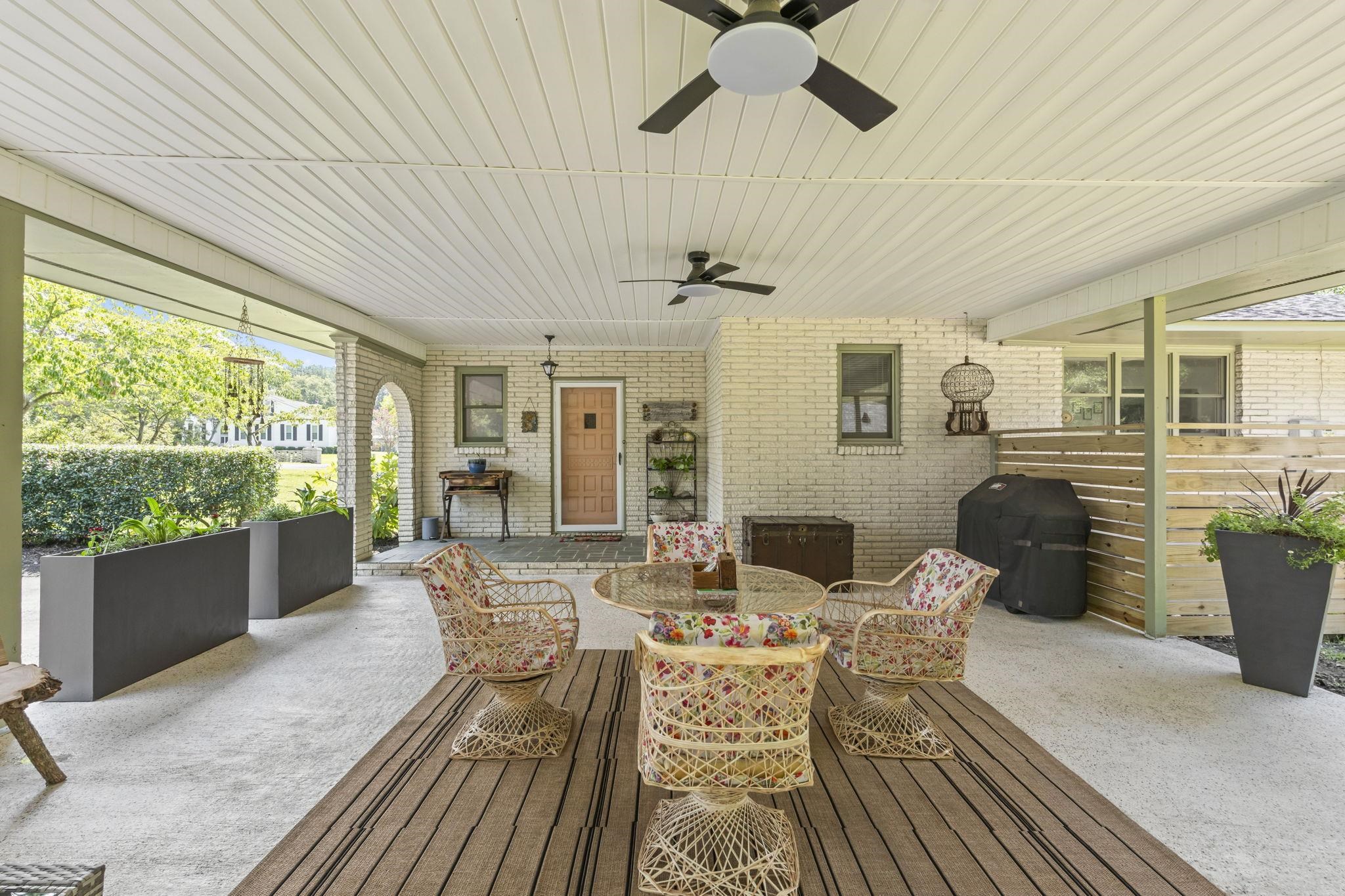 207 Glass Hill Dr.