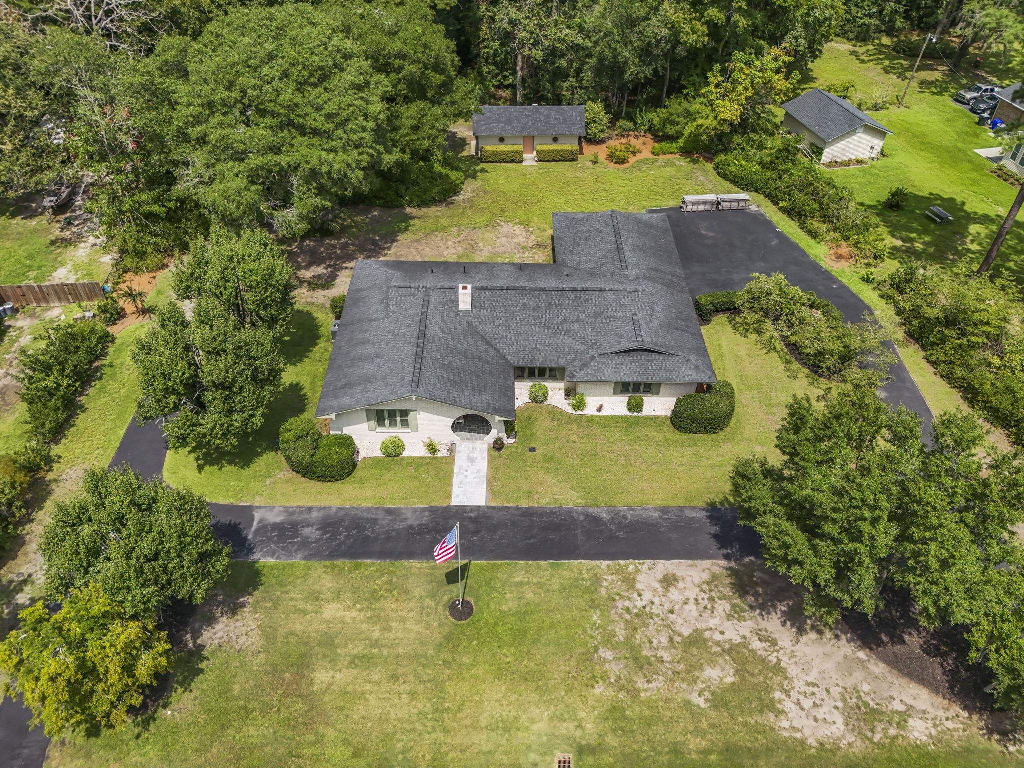 207 Glass Hill Dr.