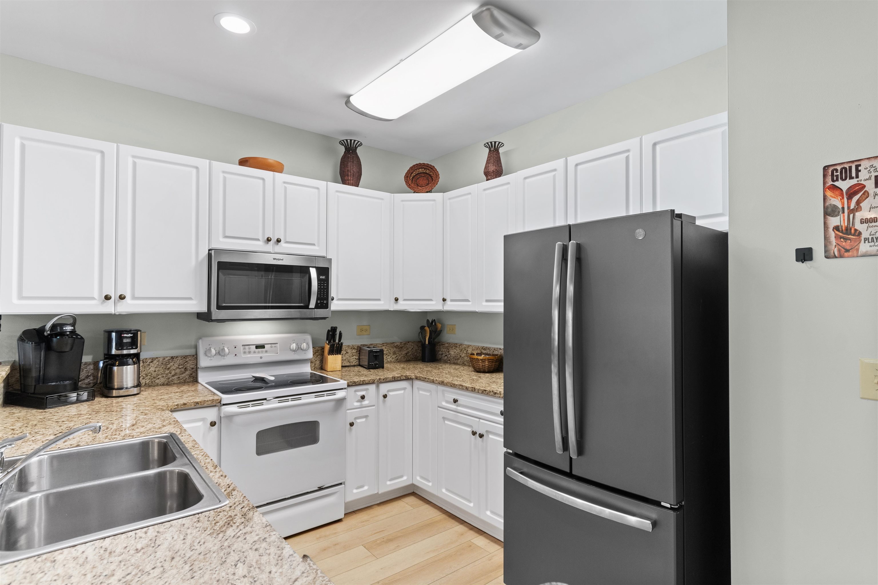 100 Cypress Point Ct. Unit: 205