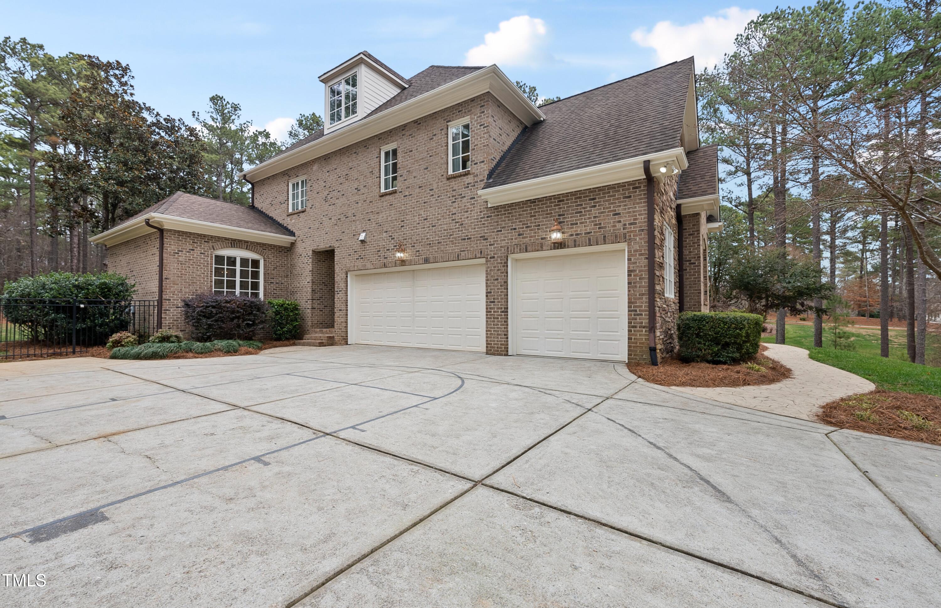 1201 Enderbury Drive