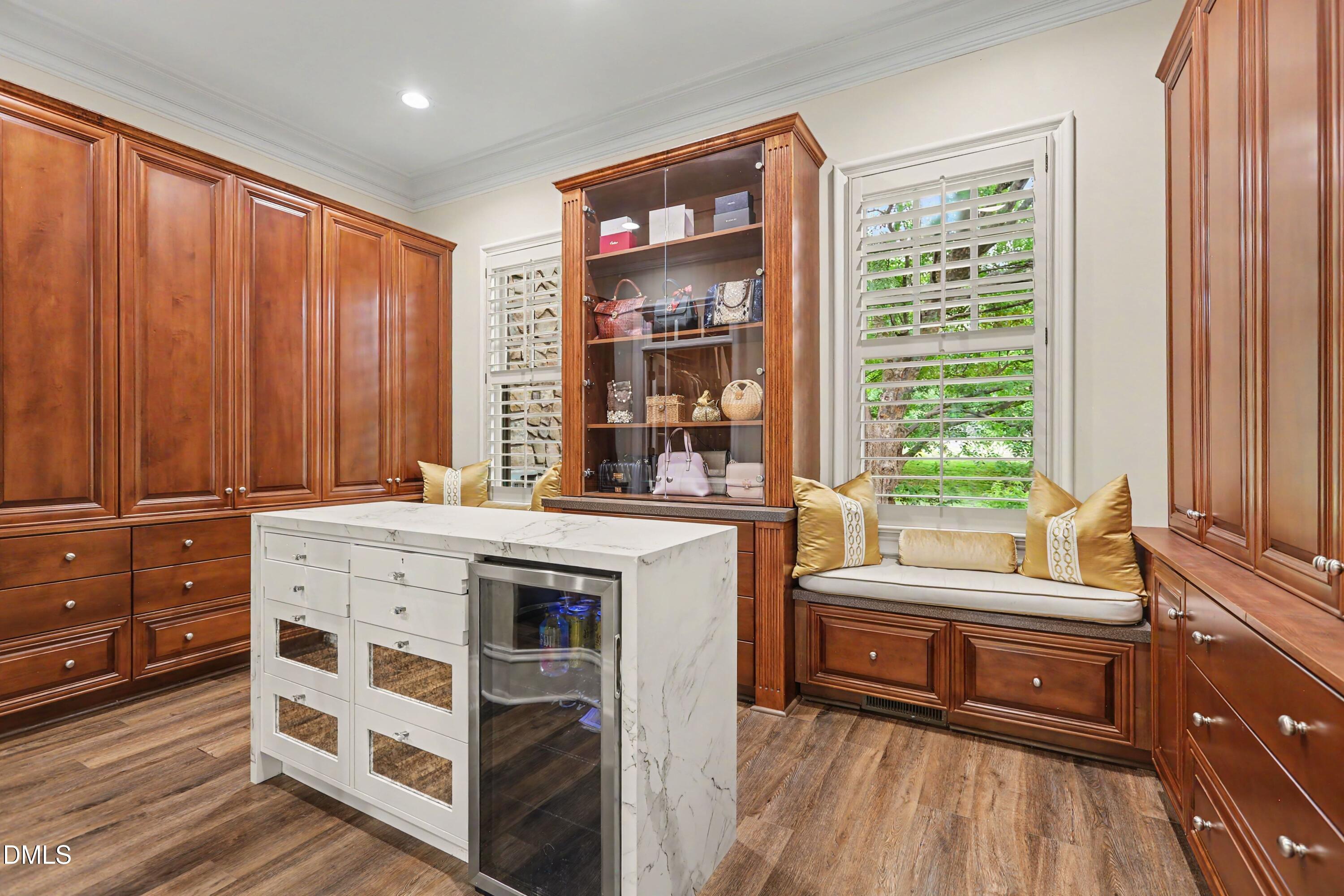 2317 Victoria Park Lane