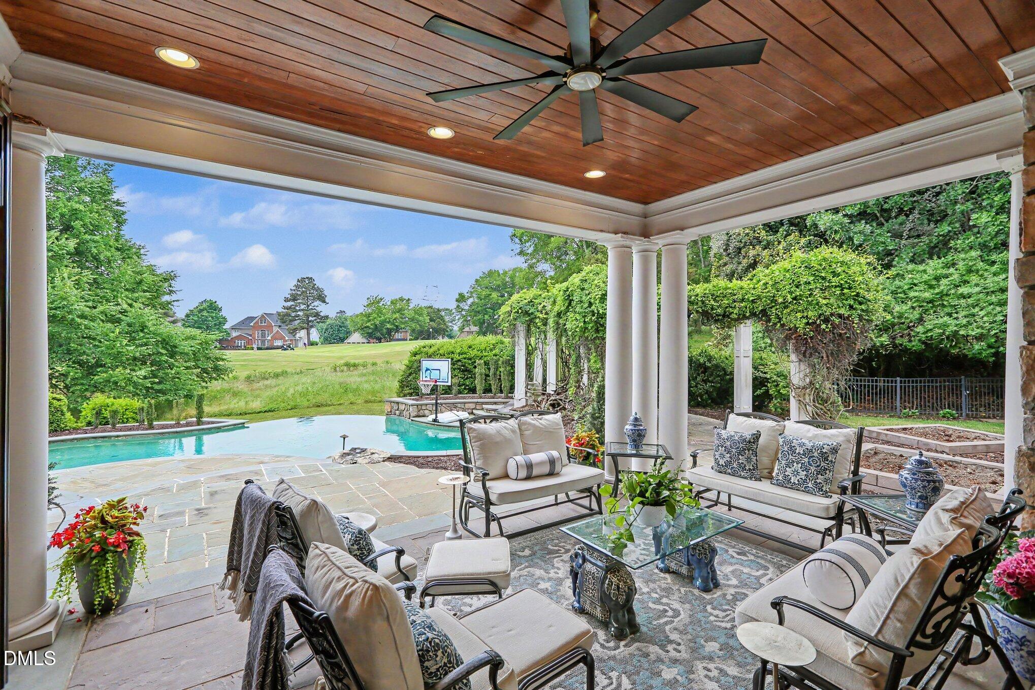 2317 Victoria Park Lane