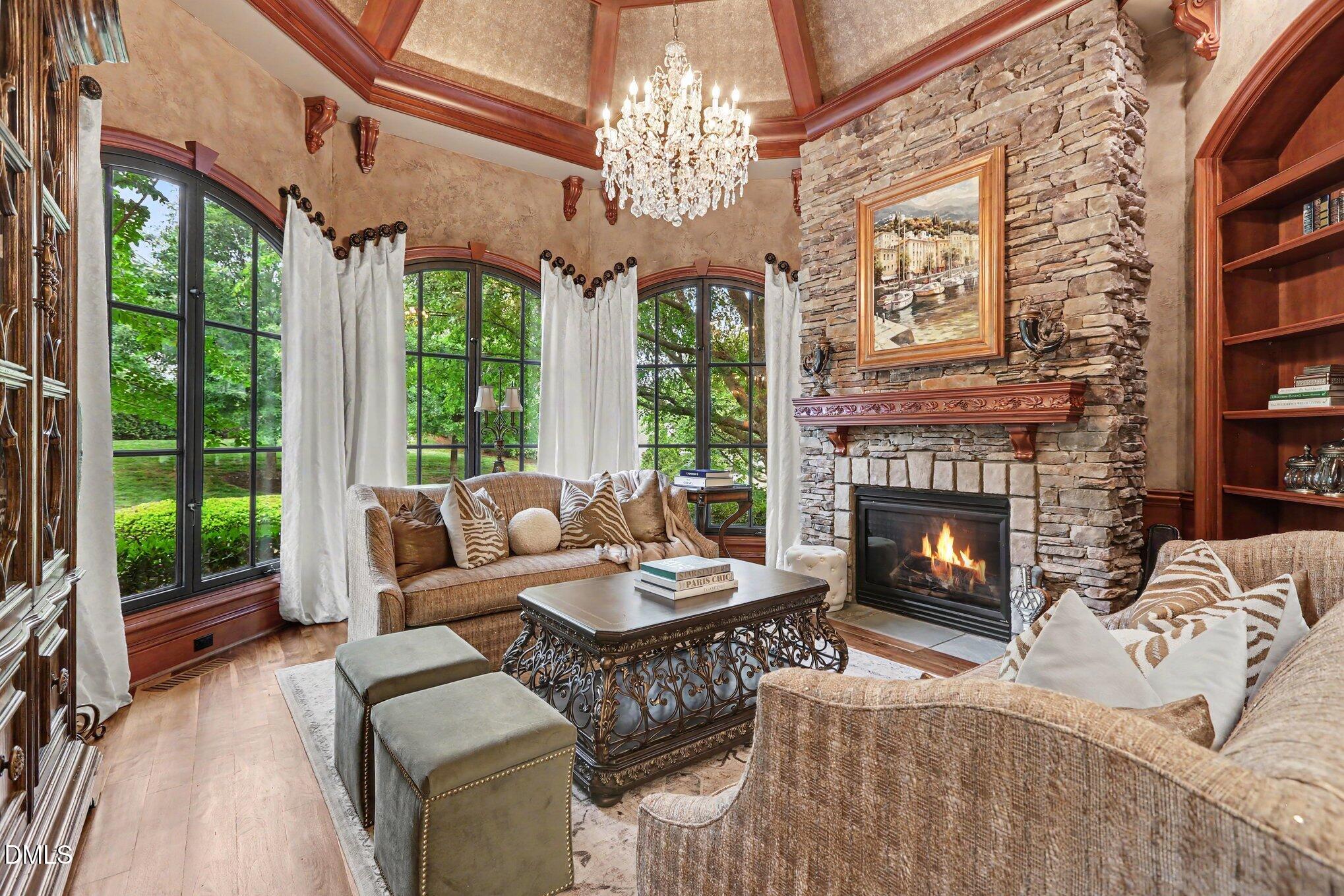 2317 Victoria Park Lane