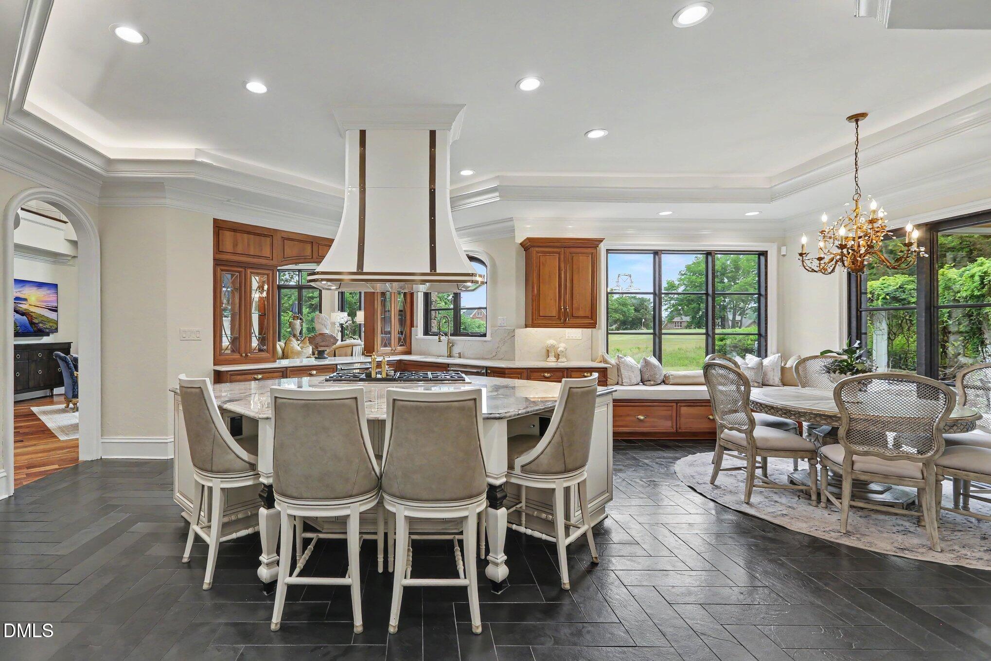 2317 Victoria Park Lane