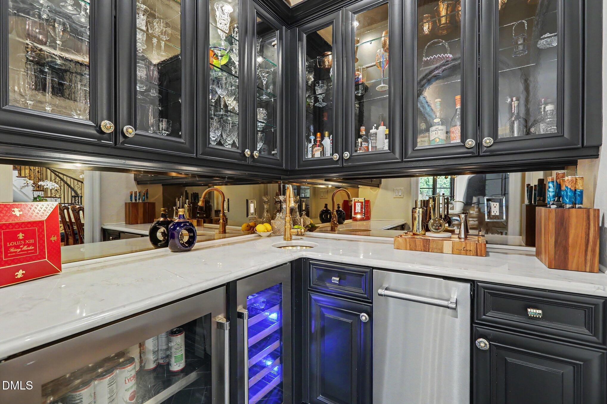 2317 Victoria Park Lane