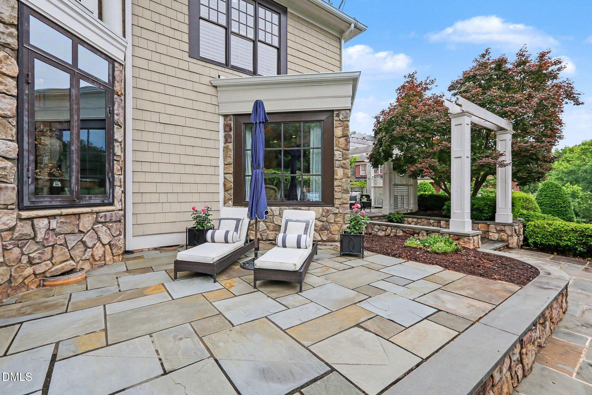 2317 Victoria Park Lane