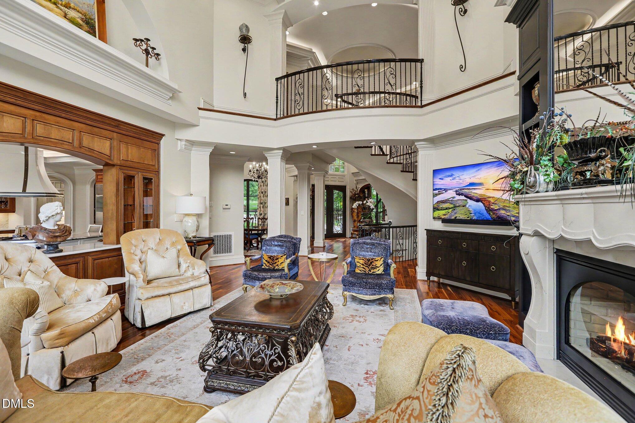 2317 Victoria Park Lane