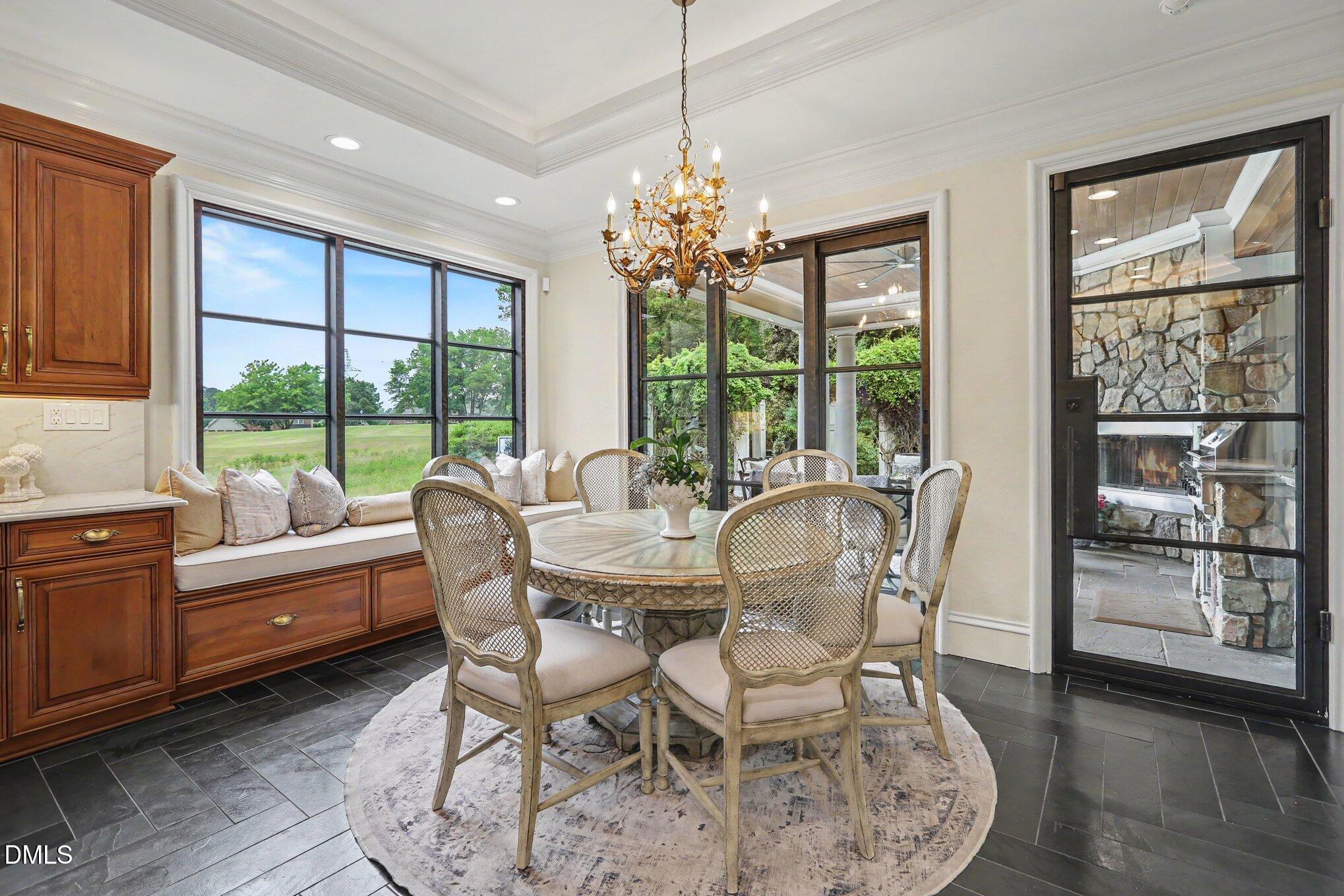 2317 Victoria Park Lane