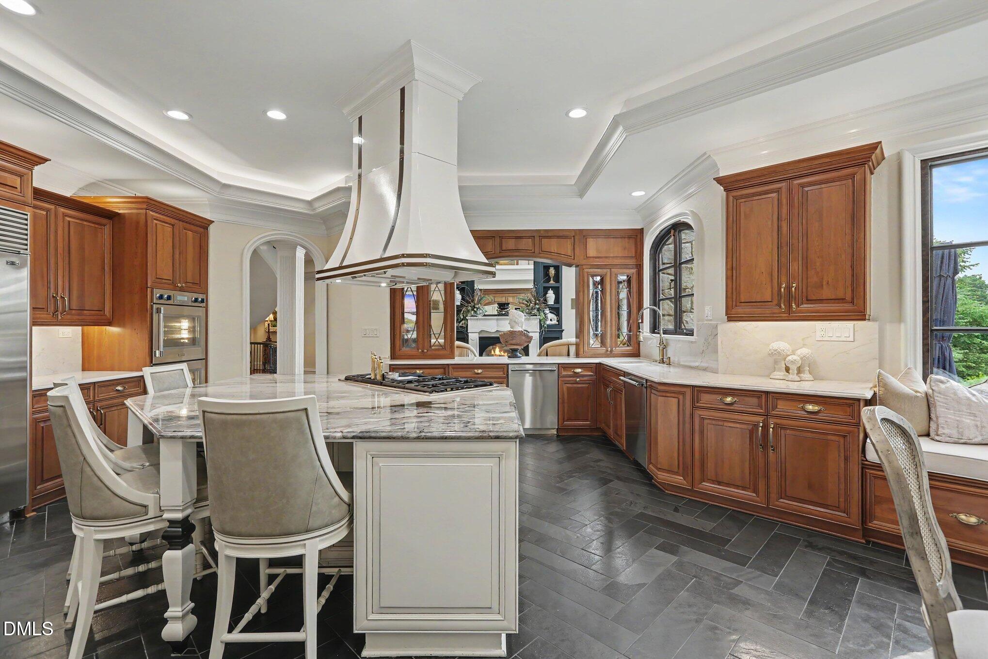 2317 Victoria Park Lane